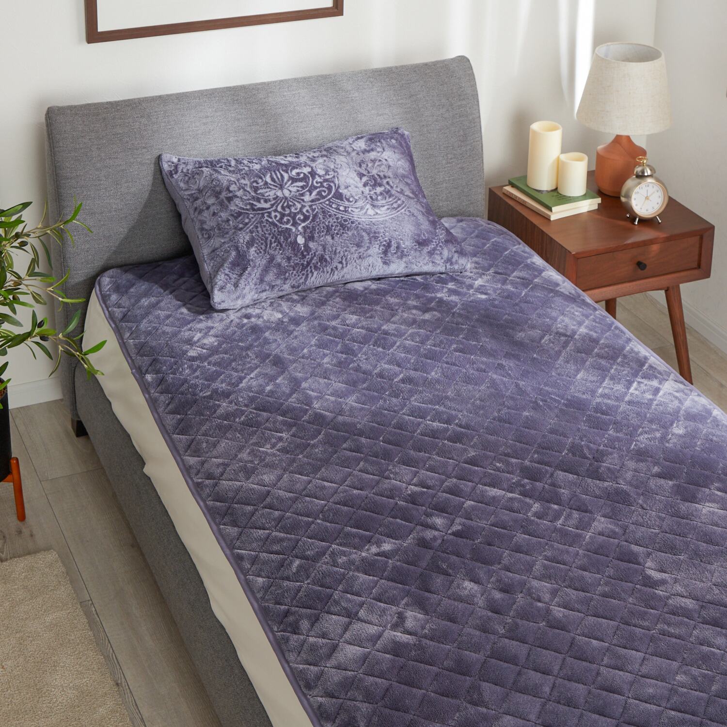 西川 とろける 極上ファータッチ あったか吸湿発熱 ウォームラヴ 敷きパッド ＜シングル＞