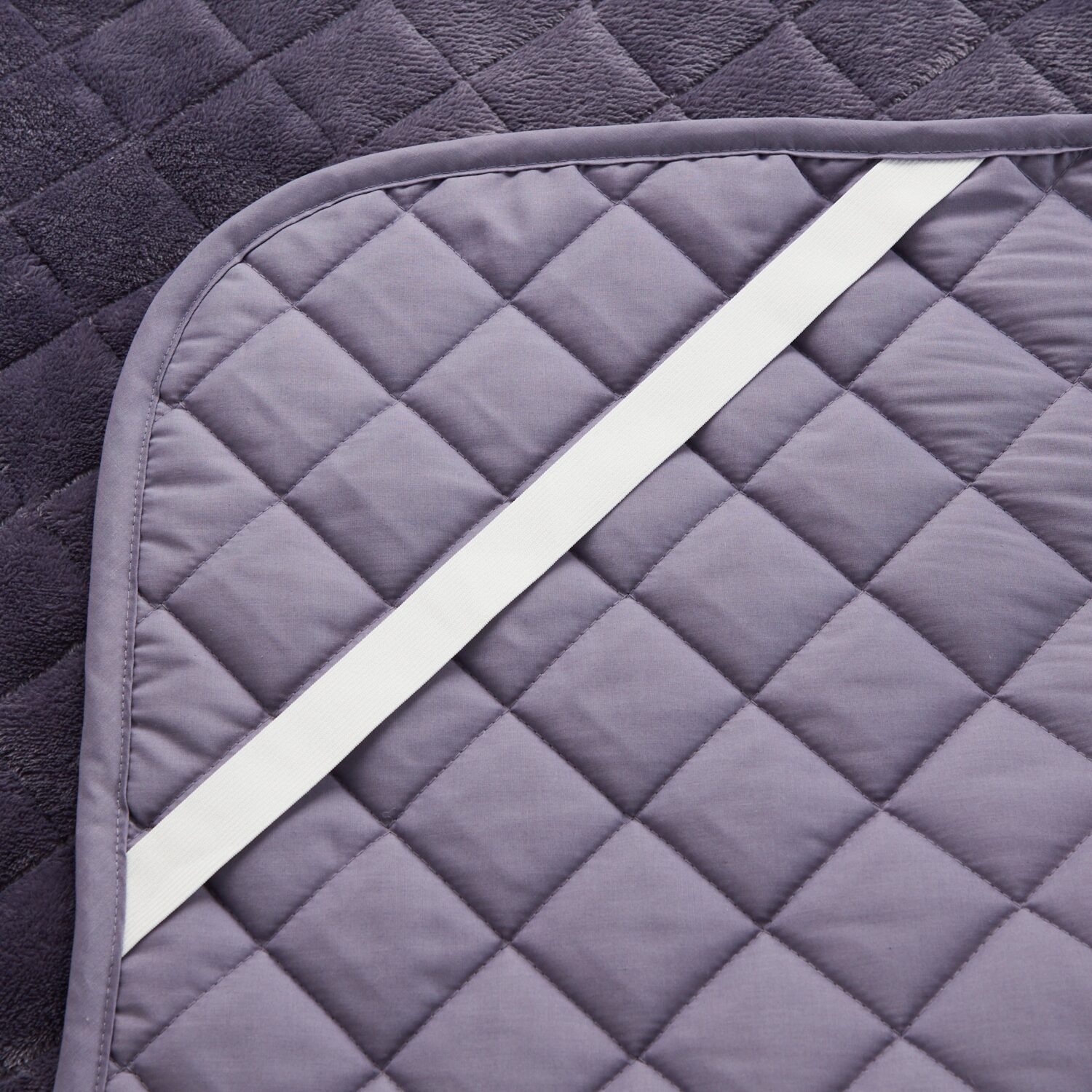 西川 とろける 極上ファータッチ あったか吸湿発熱 ウォームラヴ 敷きパッド ＜シングル＞