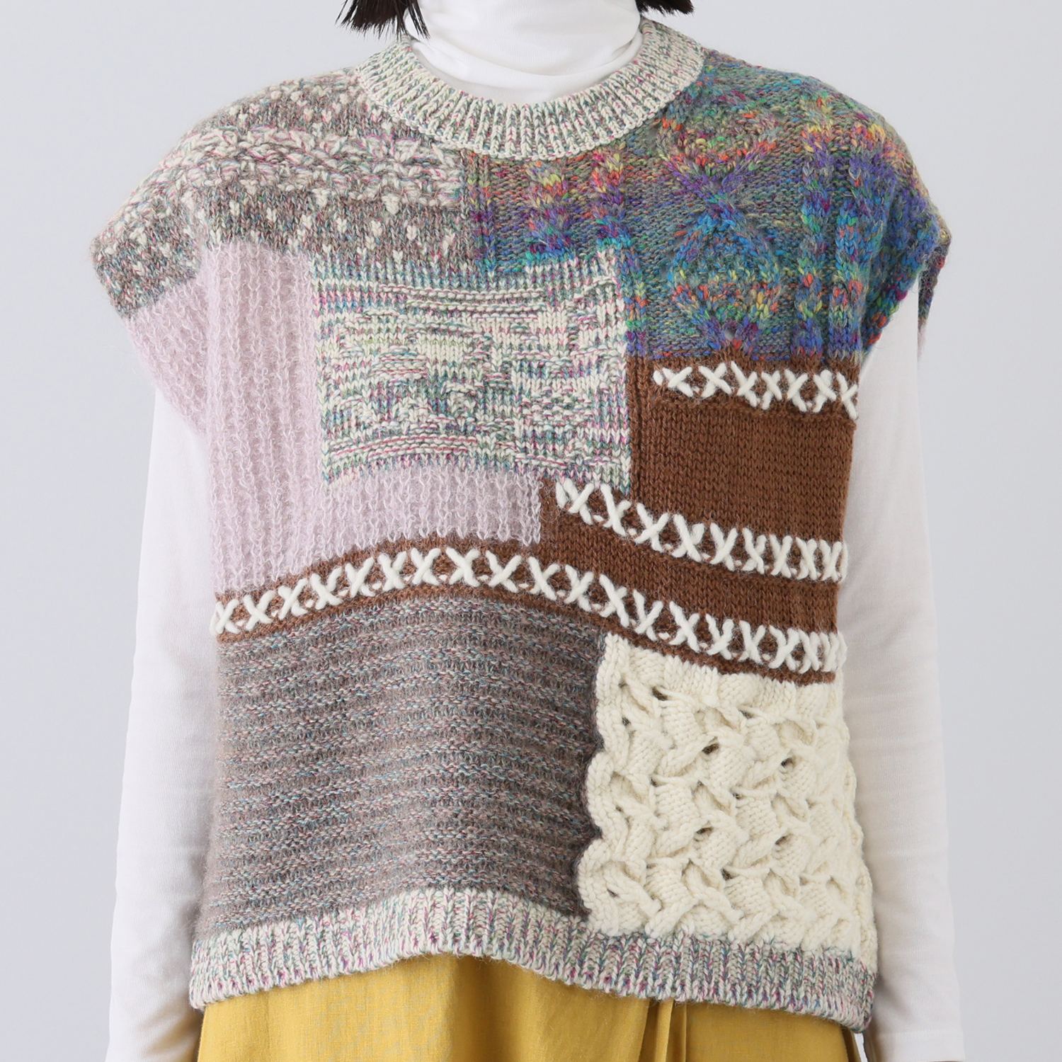 エム　アンド　キョウコ パッチワーク風デザイン ニットベスト