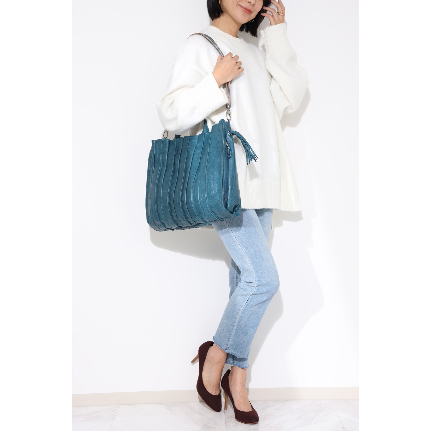 オリタタ ＜日本製＞ 牛革クロコダイル型押し プリーツデザイン ２ウェイラージバッグ