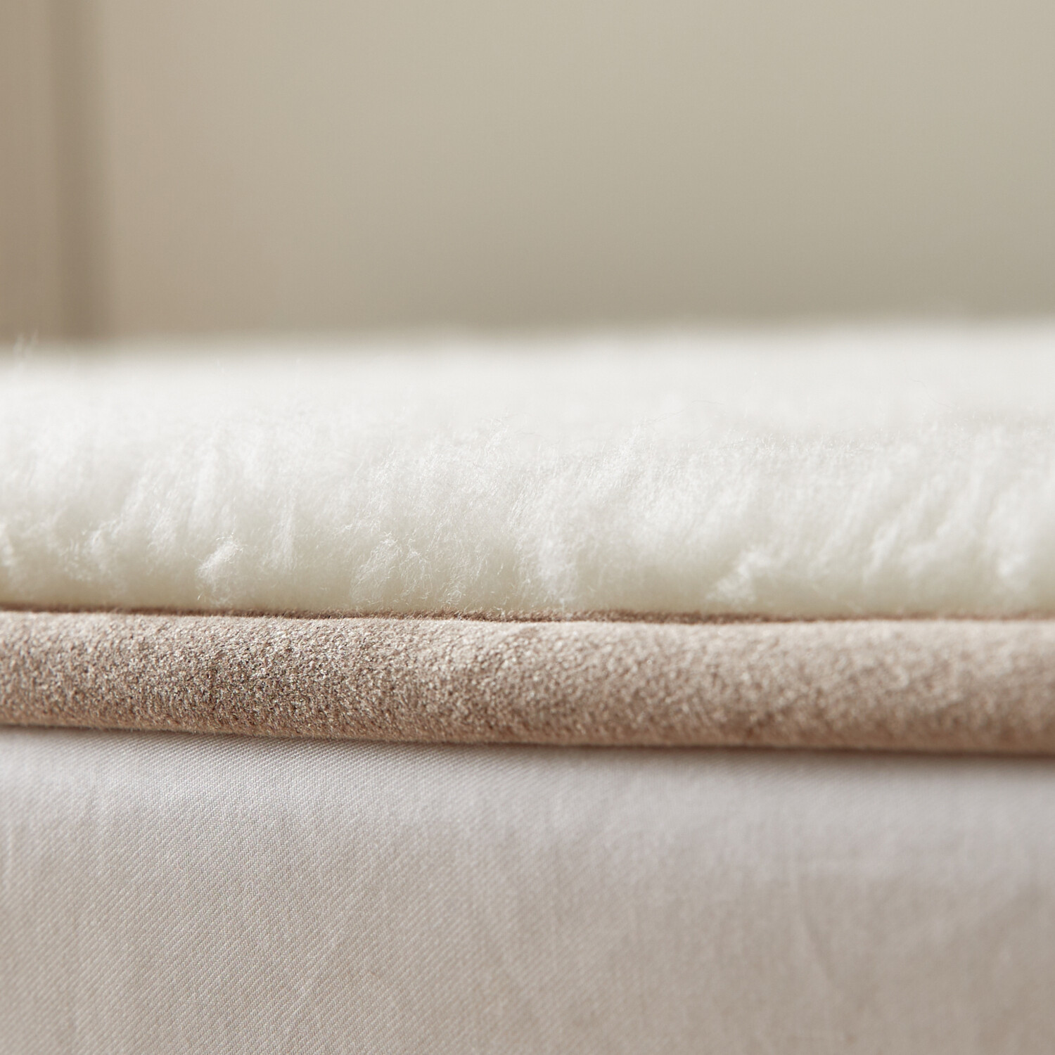 快眠博士　驚きの暖かさと 抜群のやわらかさ！ 厳選ラムズウール使用！ “ザ・プレミアム 　ソフゥール２” 敷き毛布＜クイーン＞