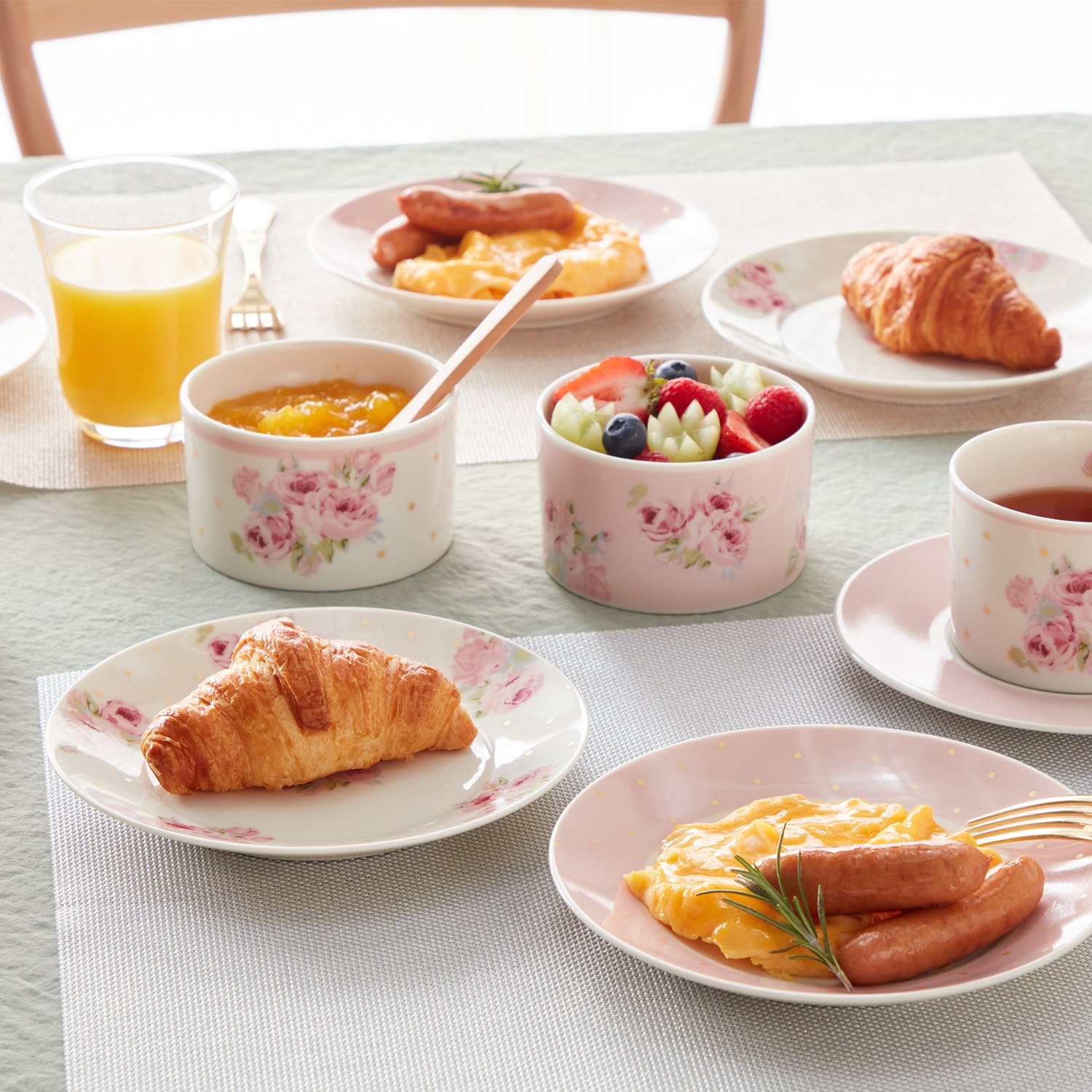 ローラアシュレイ レンジパック4個セット “ポルカドット クチュールローズ” ホーム・インテリア キッチン用品 食器/テーブルウエア ローラ