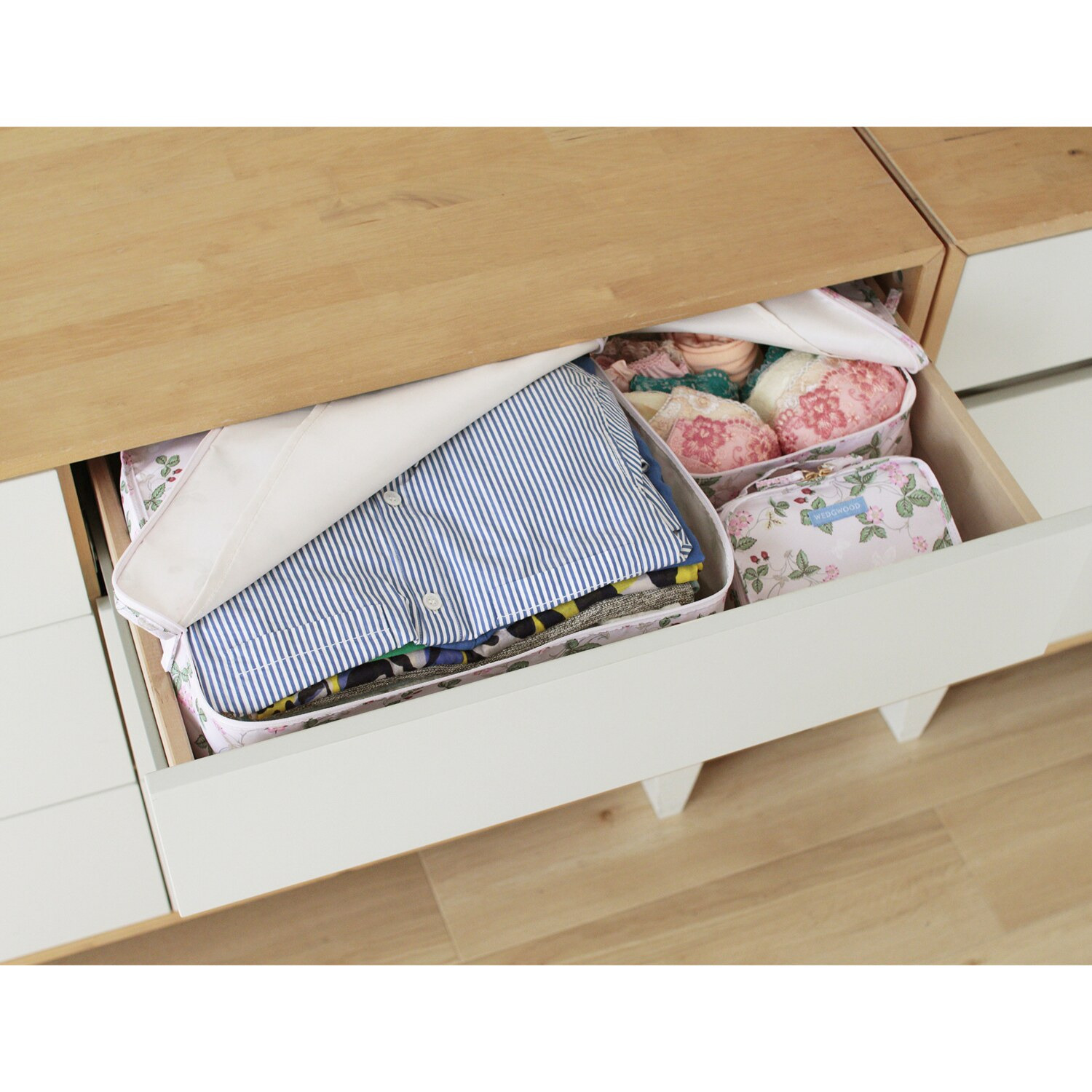 ウェッジウッド ワイルドストロベリー 収納ポーチ 大中小３点セット