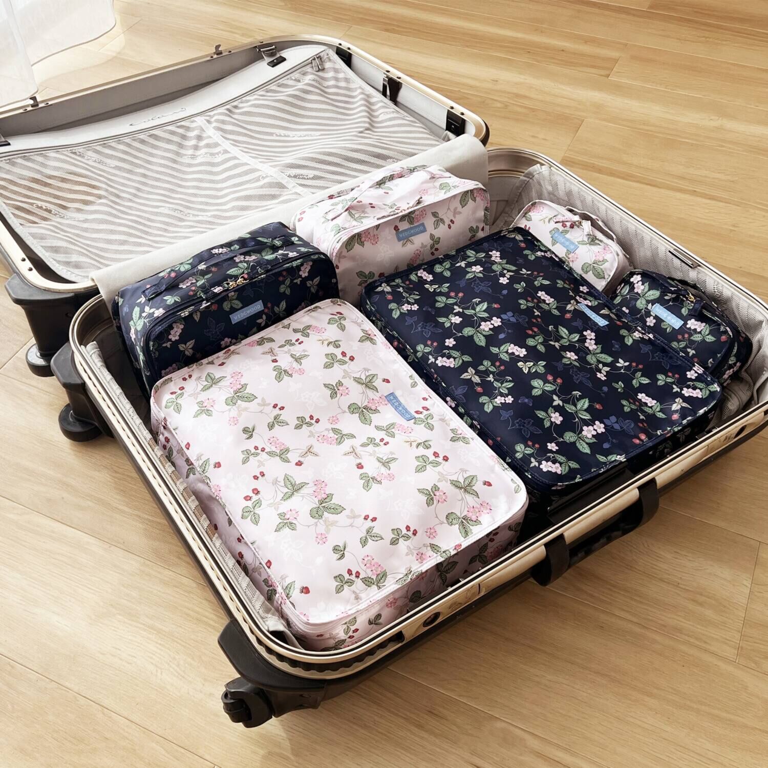 ウェッジウッド ワイルドストロベリー 収納ポーチ 大中小３点セット