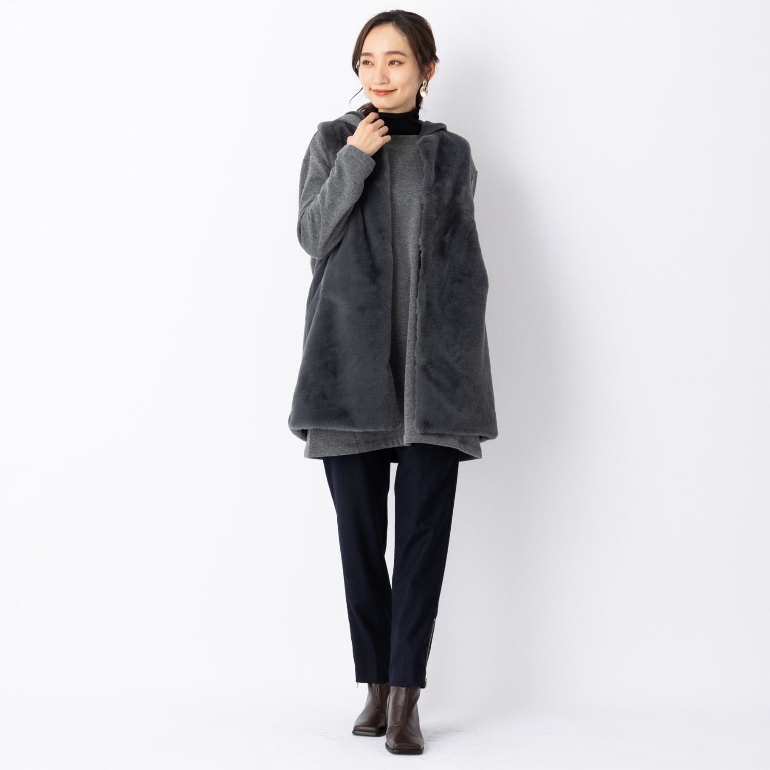 ティエドゥール フェイクファー ラウンドネックベスト