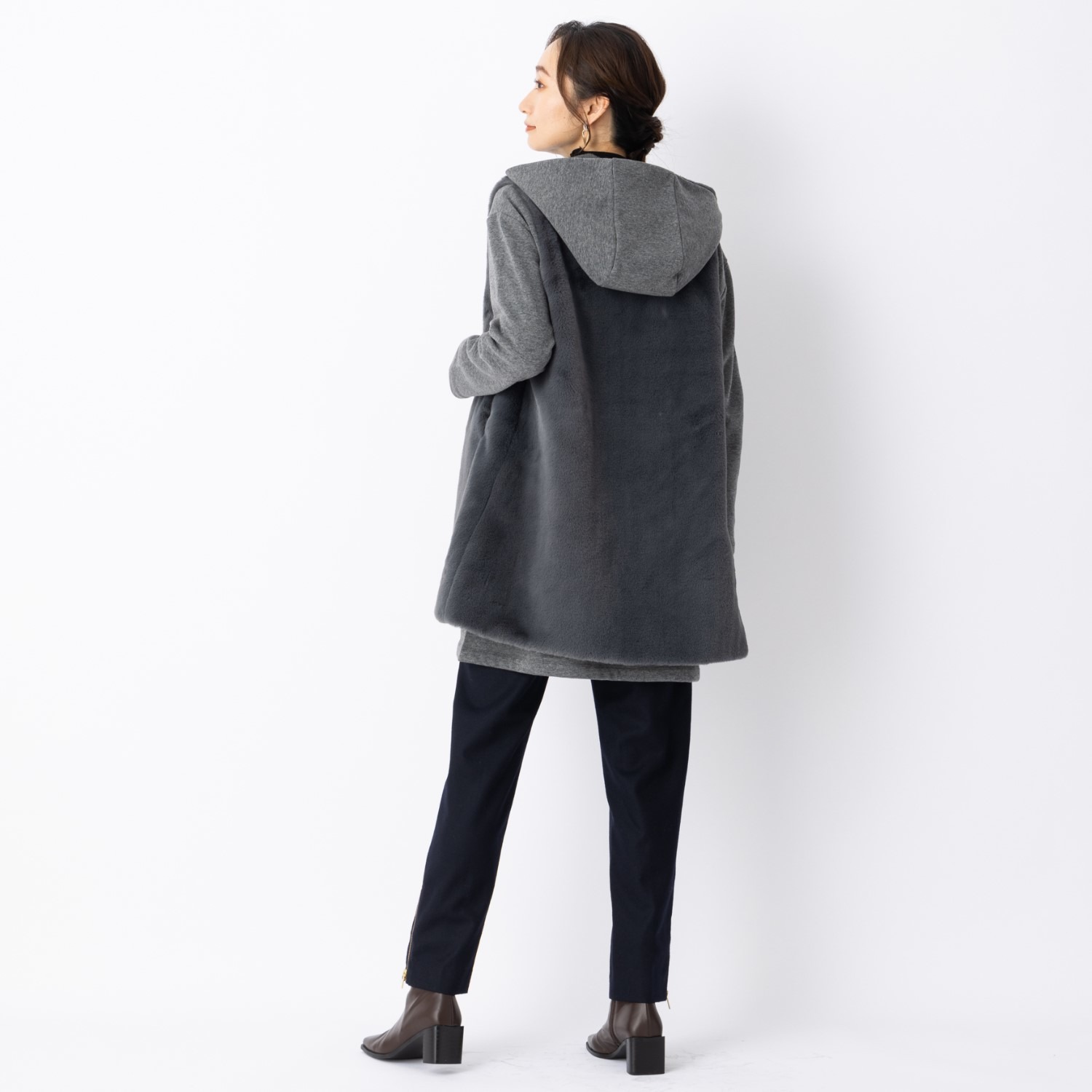 ティエドゥール フェイクファー ラウンドネックベスト