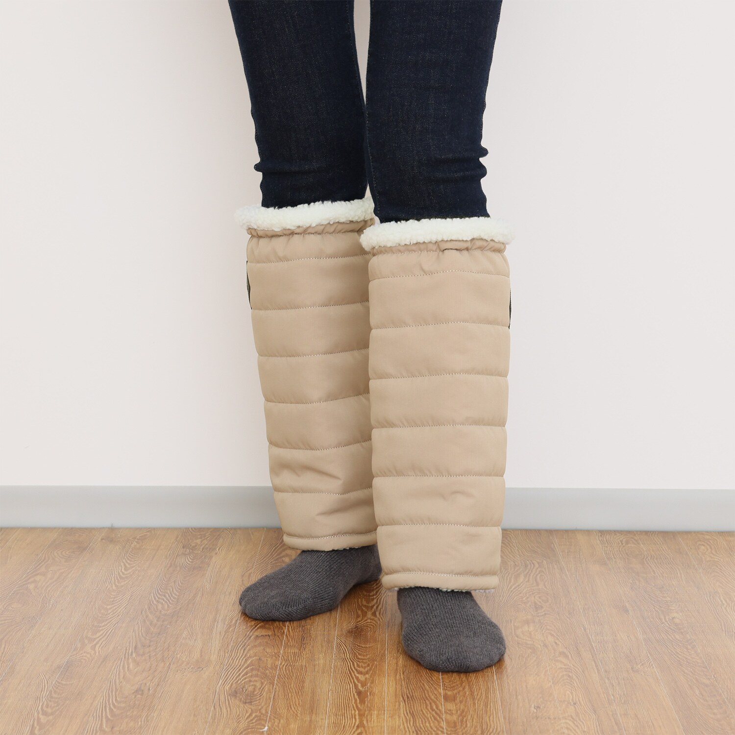 トーキョーキャンプゴー 寒い冬の必需品 ナイロンボアフリース レッグウォーマー