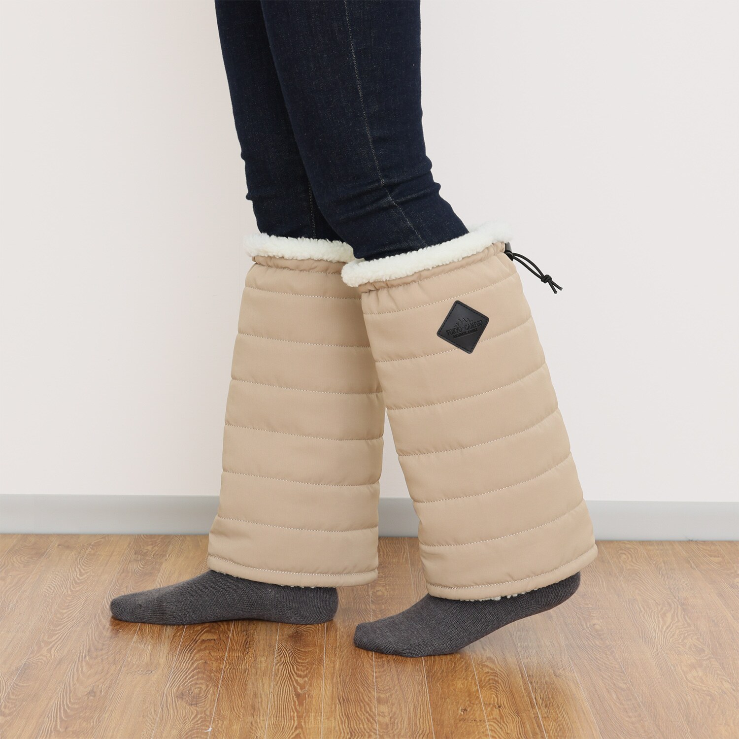 トーキョーキャンプゴー 寒い冬の必需品 ナイロンボアフリース レッグウォーマー