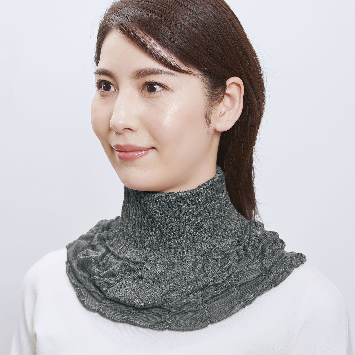 首回りをカバーして ぽかぽか！ 日本製 しっとり シルクネックカバー ２色セット 