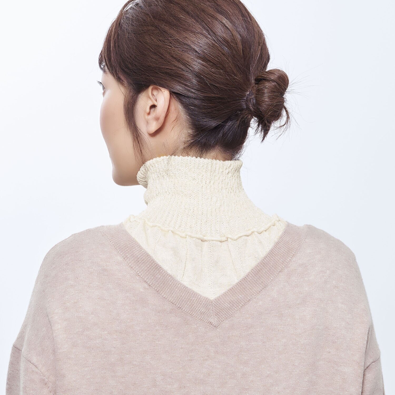 首回りをカバーして ぽかぽか！ 日本製 しっとり シルクネックカバー ２色セット 