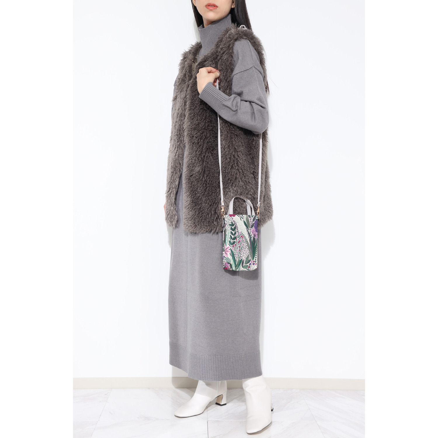 ラルジュ ボタニカルジャガード スマホショルダーバッグ