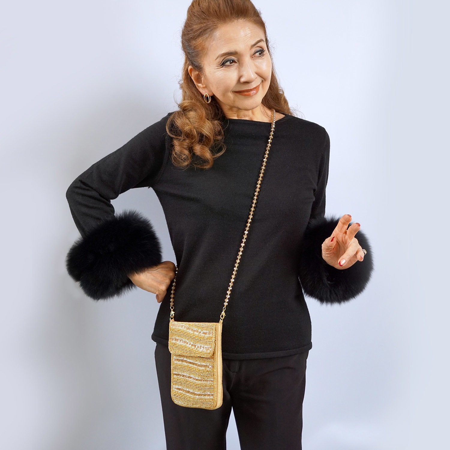 マダムヒロコ ビーズ＆ビジュウ刺しゅう ２ウェイ ジュエルストラップ スマホポーチ “ジュエルポッケ”