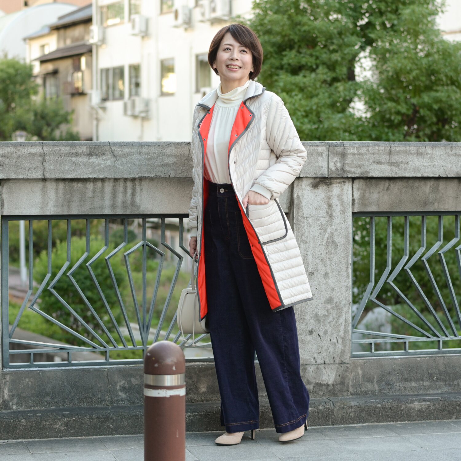 アンリック　オー　ブルー ウルトラ軽量ダウン 襟アレンジ パイピングアクセント コート