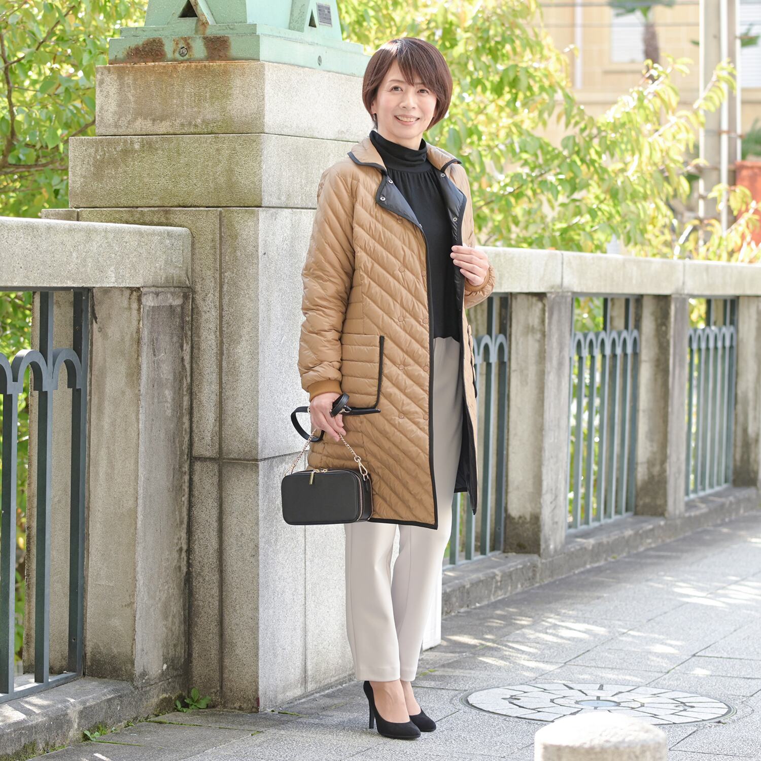 アンリック　オー　ブルー ウルトラ軽量ダウン 襟アレンジ パイピングアクセント コート