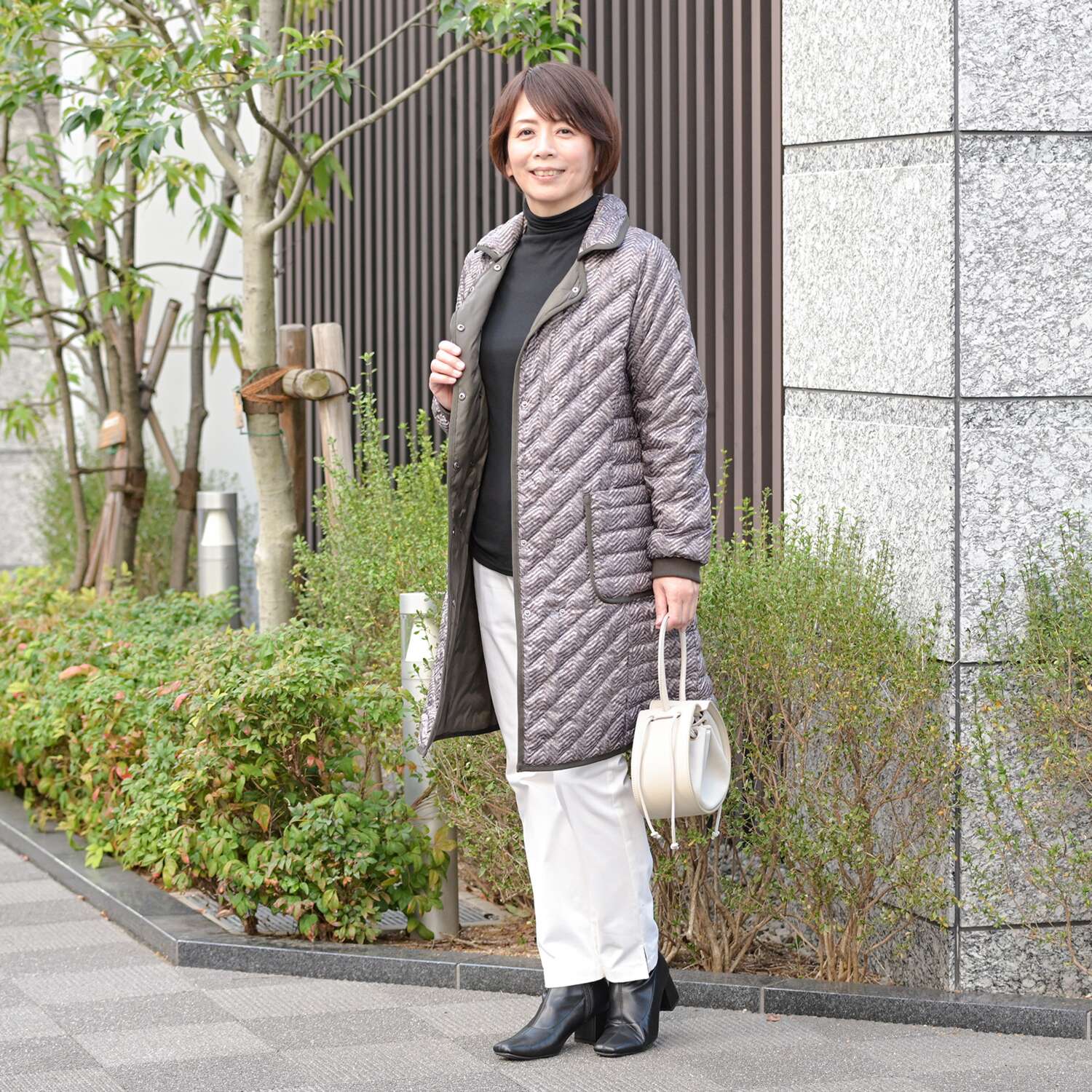 アンリック　オー　ブルー ウルトラ軽量ダウン 襟アレンジ パイピングアクセント コート