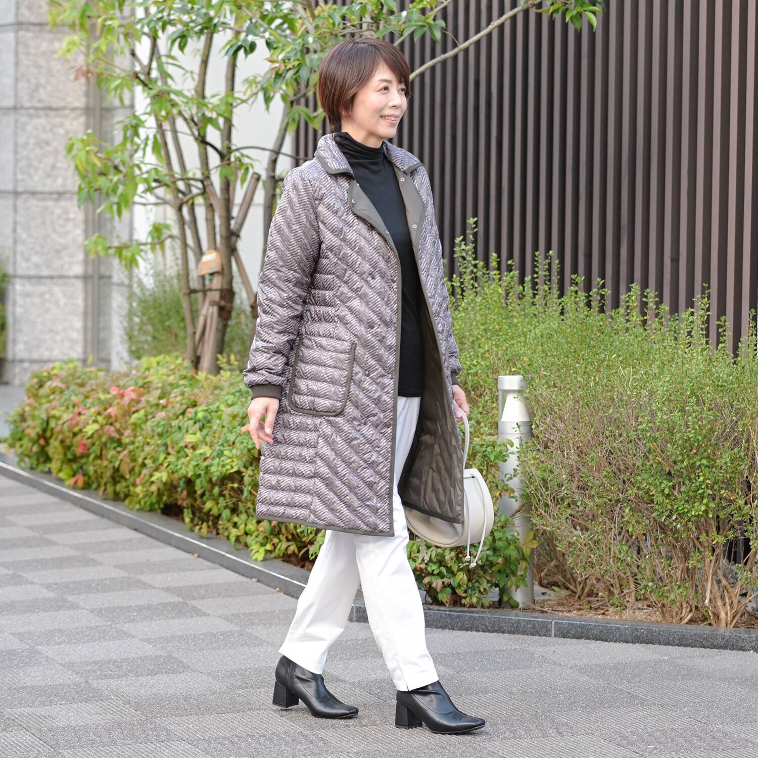 アンリック　オー　ブルー ウルトラ軽量ダウン 襟アレンジ パイピングアクセント コート