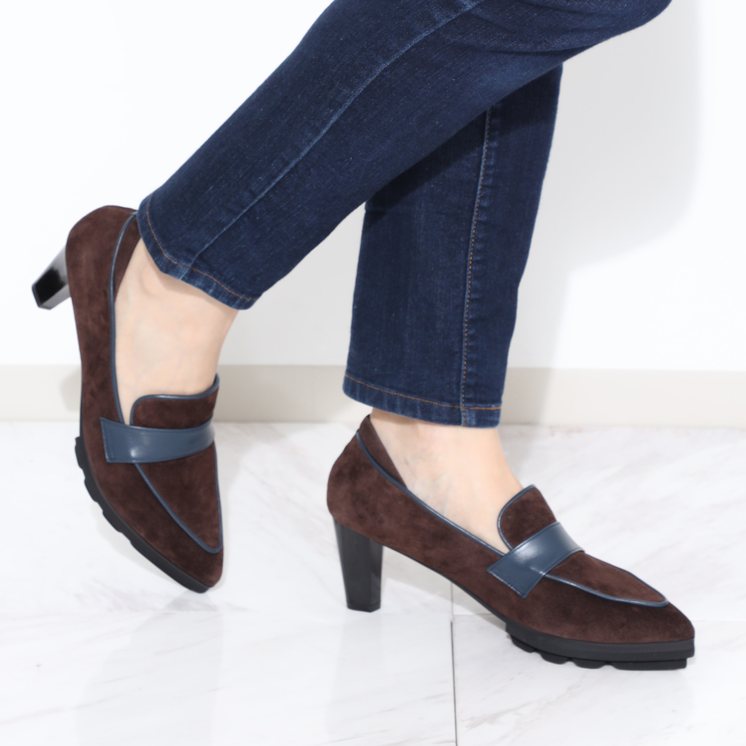 オセアニカ ＜日本製＞ シープレザー ポインテッドトゥ ミドルヒールローファー