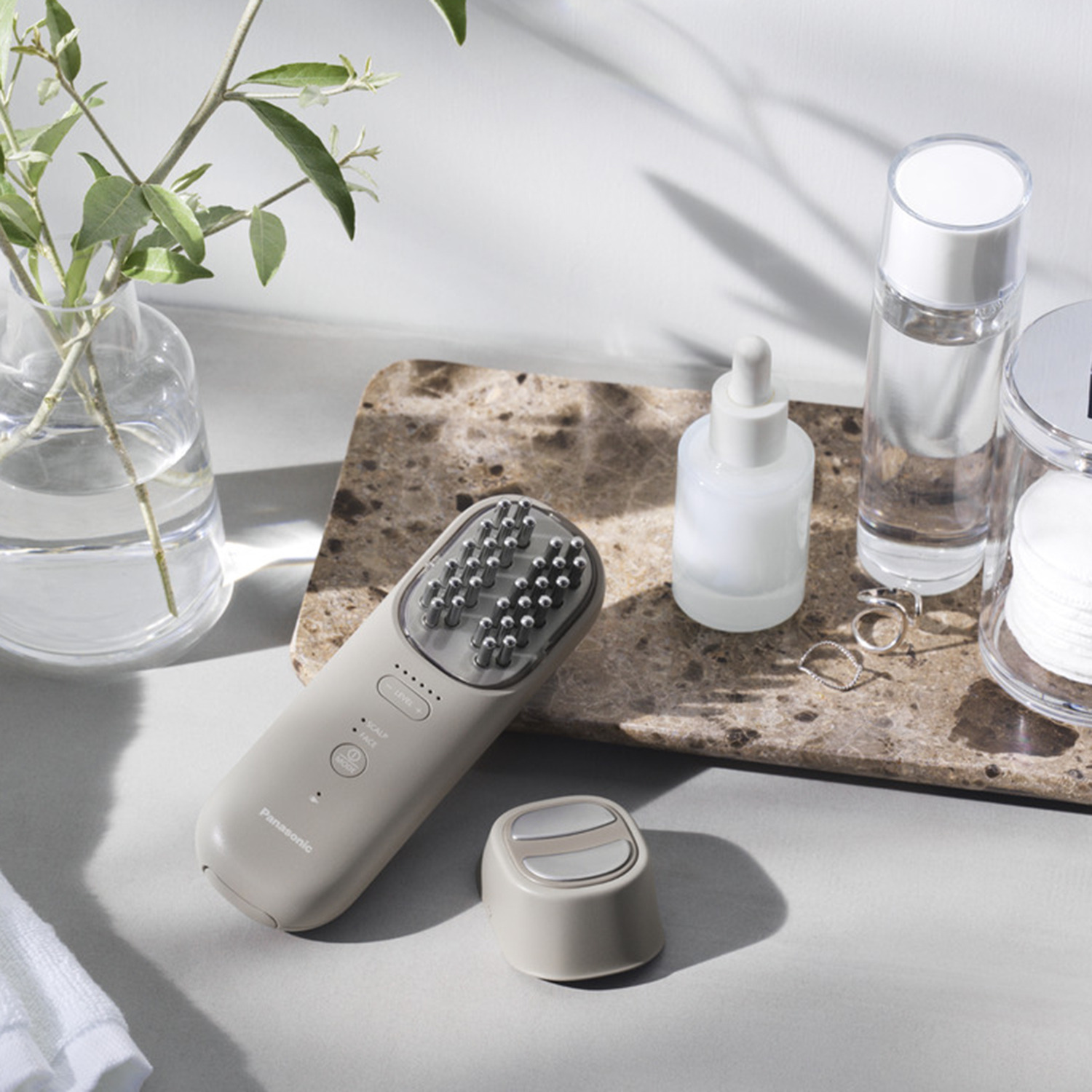 パナソニック ２種類のＥＭＳで 頭筋と表情筋にアプローチ バイタリフト　ブラシ ＥＨ−ＳＰ６０−Ｈ