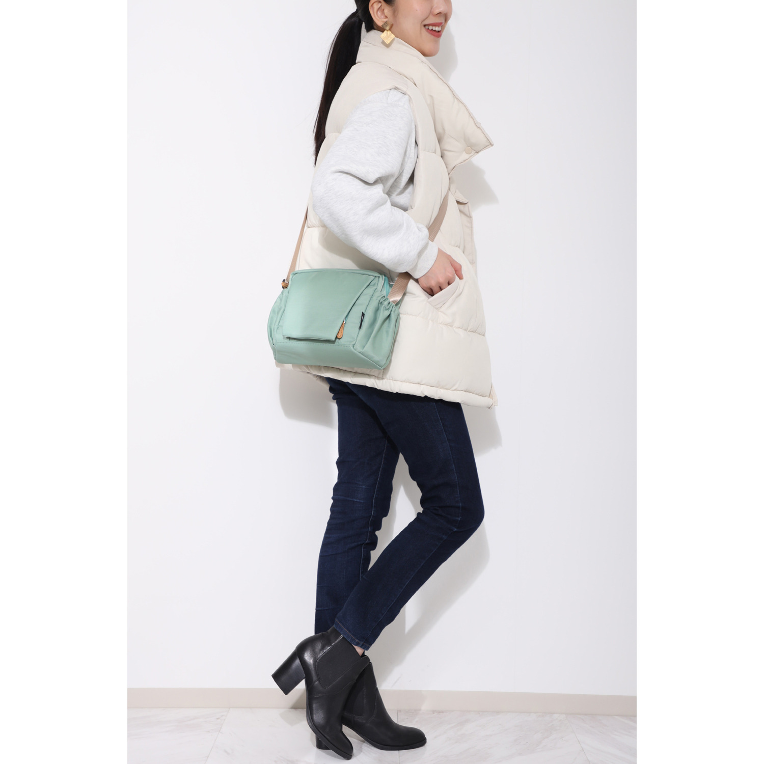 カバッグ はっ水ナイロン ガバッと開く前ポケット付 時短ショルダーバッグ