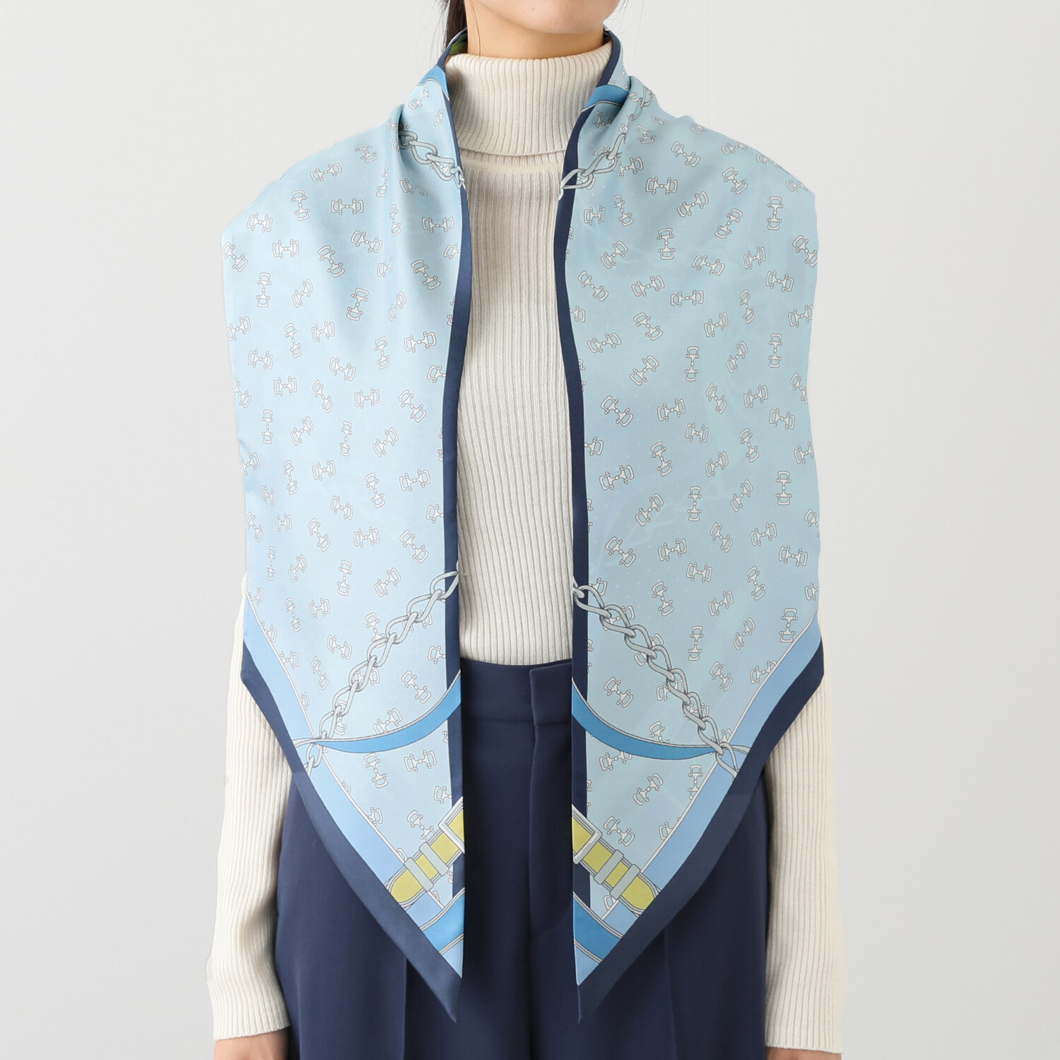 アズイズ　ビーマイセルフ バイ　ネイチャーズ シルク リバーシブル剣先スカーフ