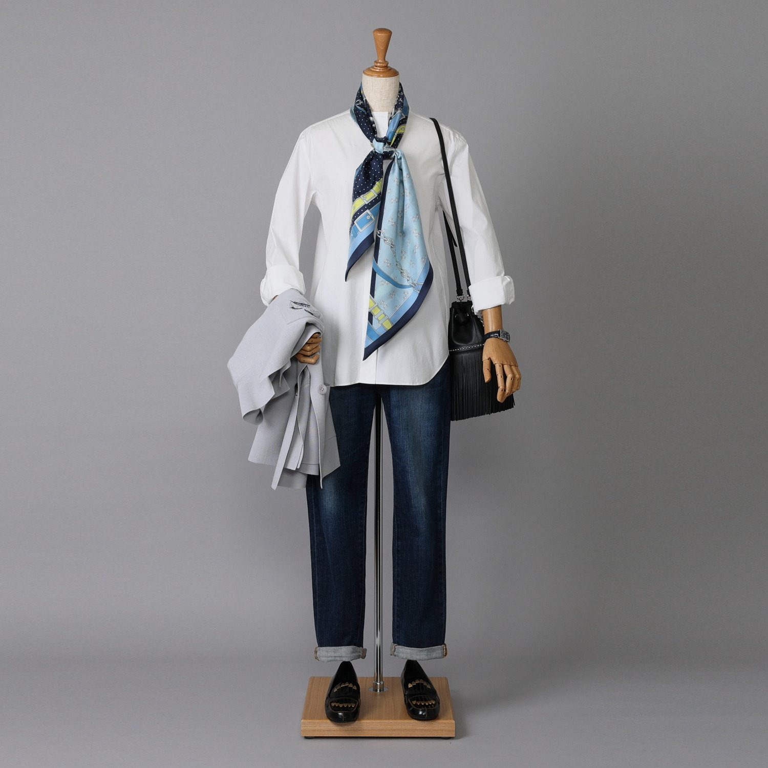 アズイズ　ビーマイセルフ バイ　ネイチャーズ シルク リバーシブル剣先スカーフ