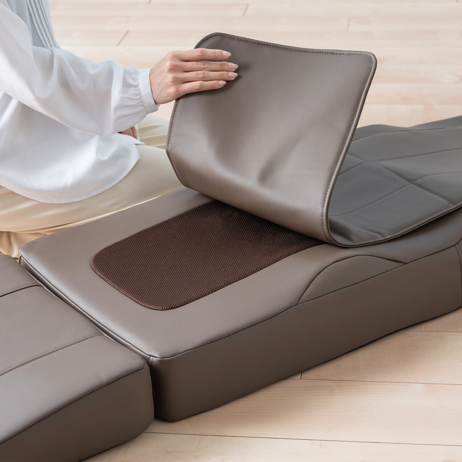 エイミー マッサージマット まるで手もみ感覚！ 寝転びながら 本格マッサージ ＡＩＭ−１４１