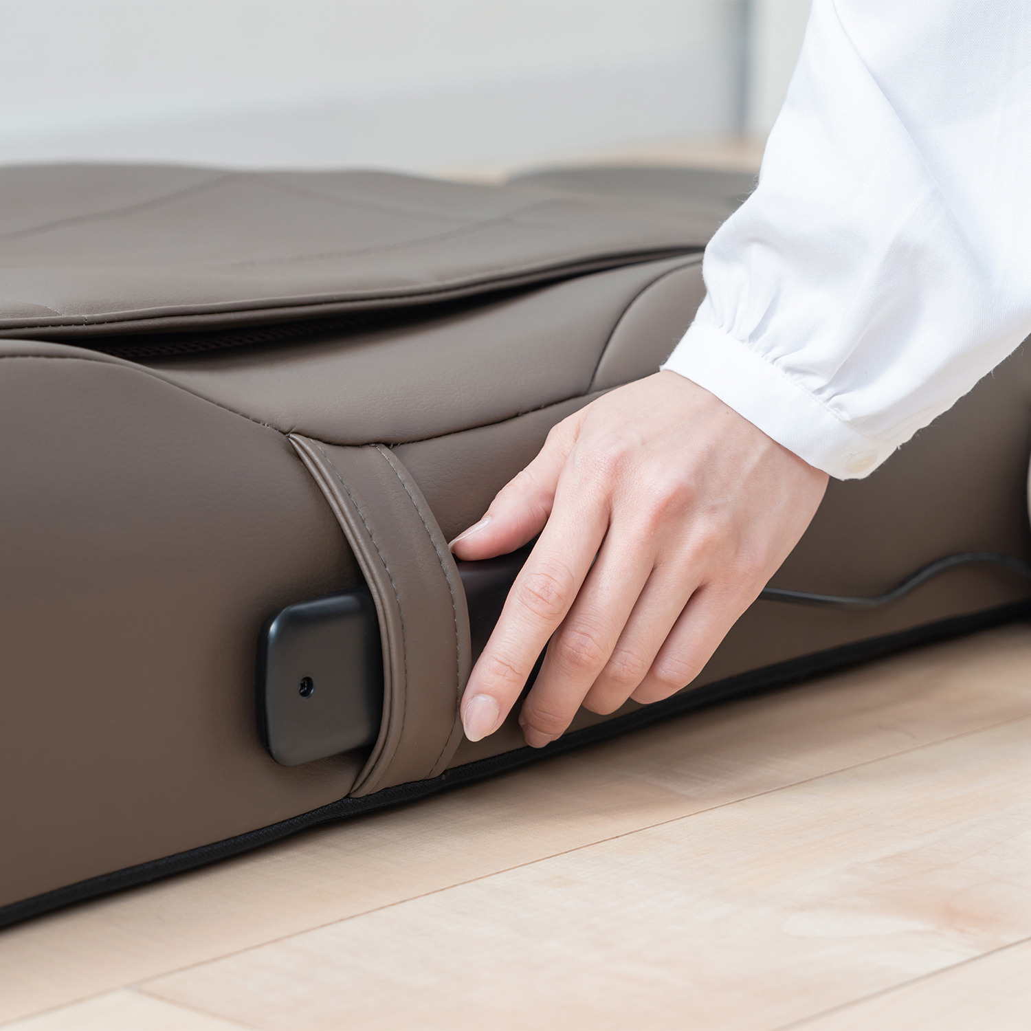 エイミー マッサージマット まるで手もみ感覚！ 寝転びながら 本格マッサージ ＡＩＭ−１４１