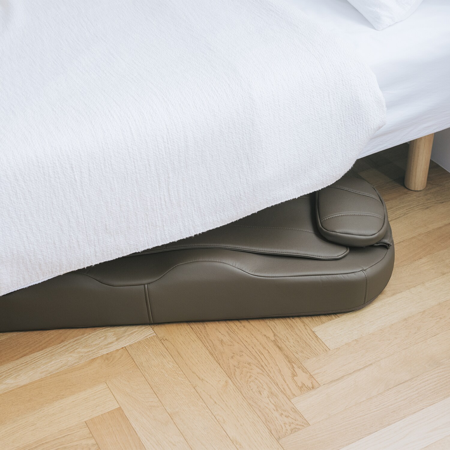 エイミー マッサージマット まるで手もみ感覚！ 寝転びながら 本格マッサージ ＡＩＭ−１４１