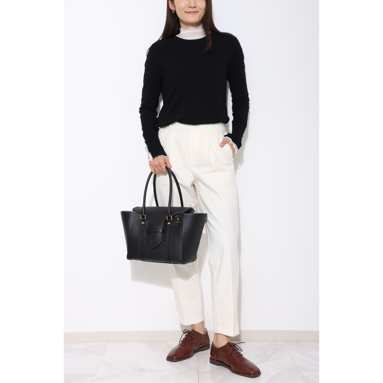 エーディーエムジェイ 牛革シュリンク型押し トートバッグ