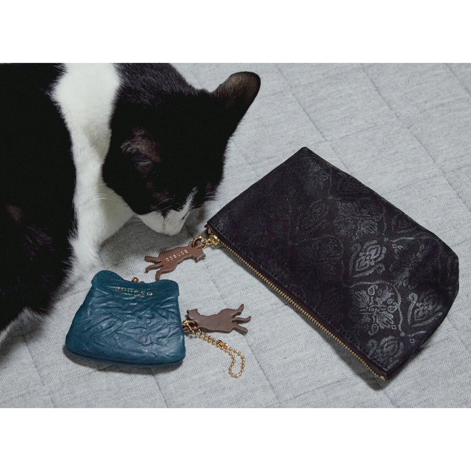 アオネコ がま口マイクロケース＆ ポーチＳ ＜保護ネコ寄付チケット 　７７０円分付＞