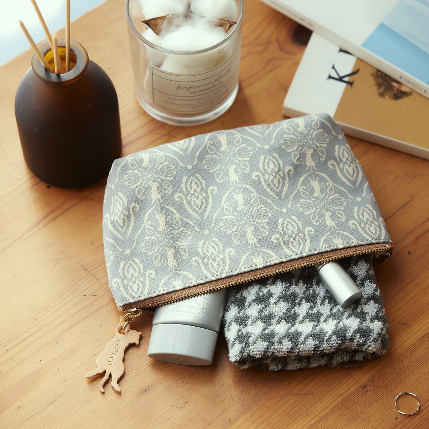 アオネコ がま口マイクロケース＆ ポーチＳ ＜保護ネコ寄付チケット 　７７０円分付＞