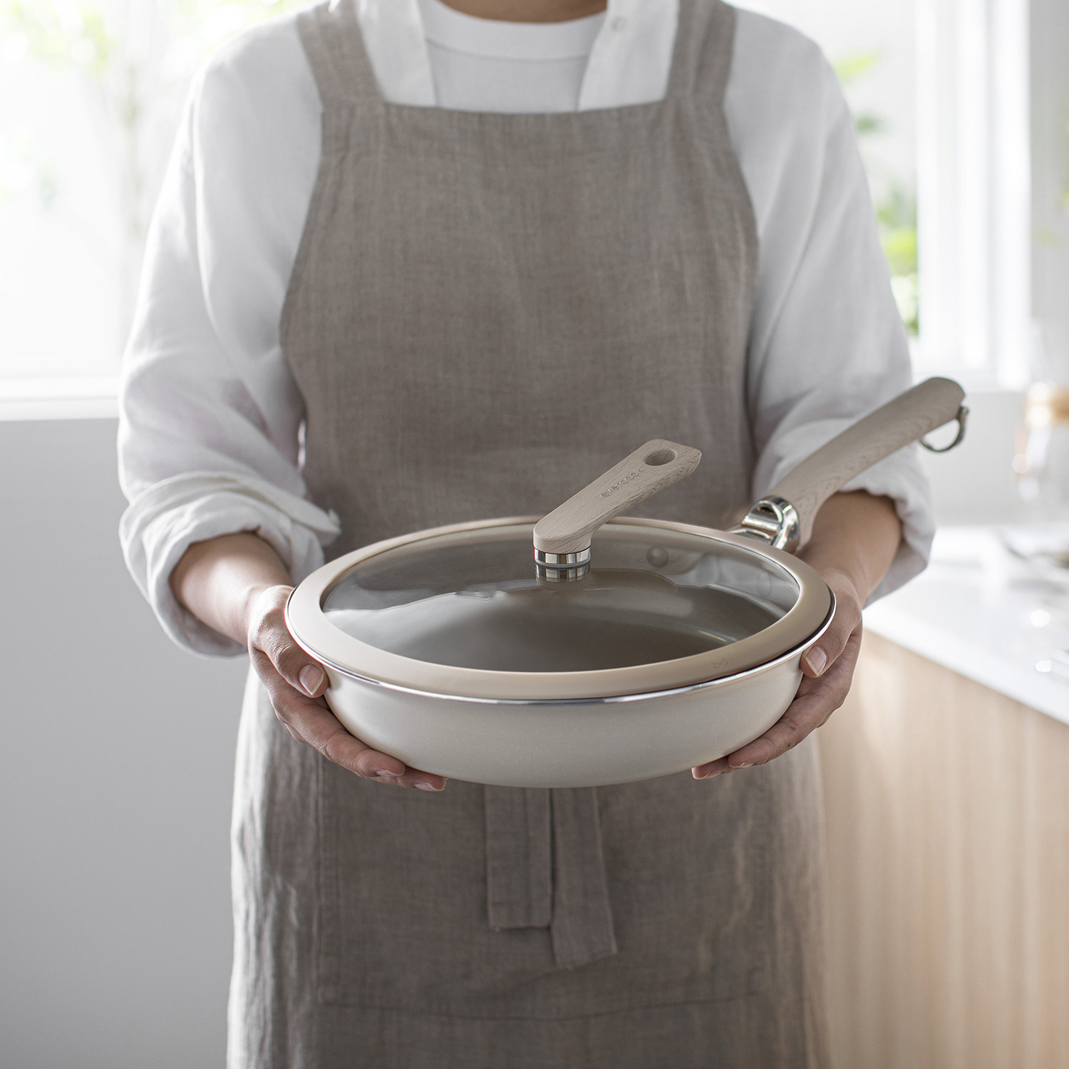 自信のこびりつきにくさ こだわりのデザインで 毎日使いたくなる フライパン ｅｖｅｒｃｏｏｋＤＥＣＯ フライパン ＜２６ｃｍ＞