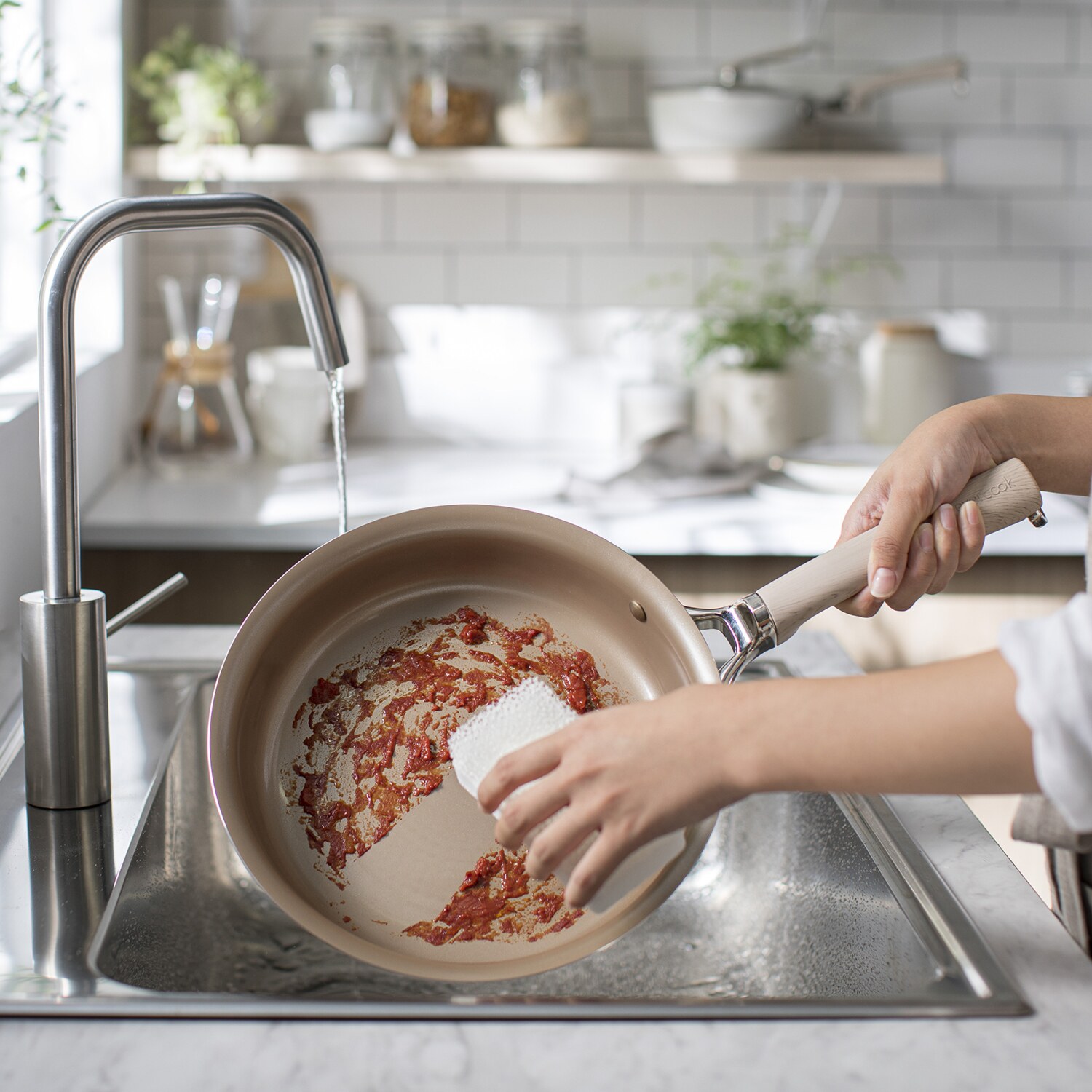 自信のこびりつきにくさ こだわりのデザインで 毎日使いたくなる フライパン ｅｖｅｒｃｏｏｋＤＥＣＯ フライパン ＜２６ｃｍ＞