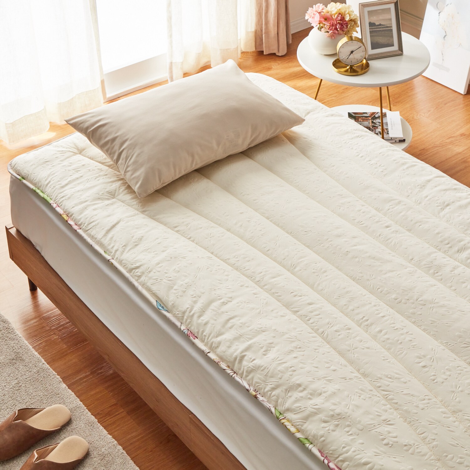 モリリン メルティーリッチダウン ほこりが出にくい 防ダニ・ウォッシャブル ふわもち敷きパッド ＜クイーン＞