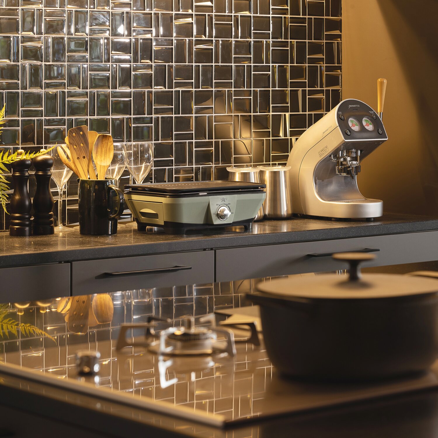 アラジン 煙や匂いをおさえ 美味しく焼きあげる！ わずか約０．２秒で発熱 グラファイトミニグリラー 特別セット