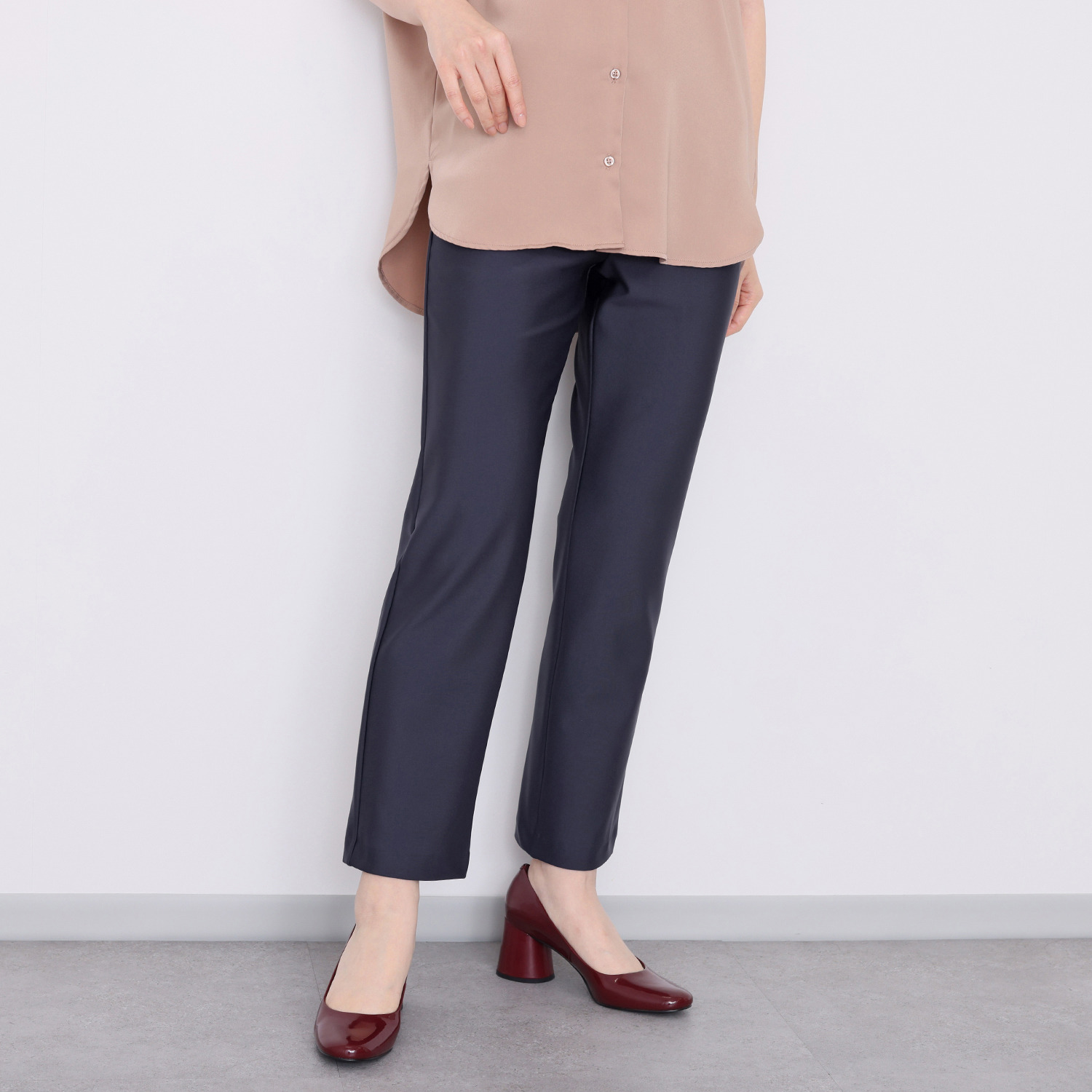 ピーツー １５周年フィナーレ企画 純日本製 やわらかハイストレッチ 美脚ストレートパンツ