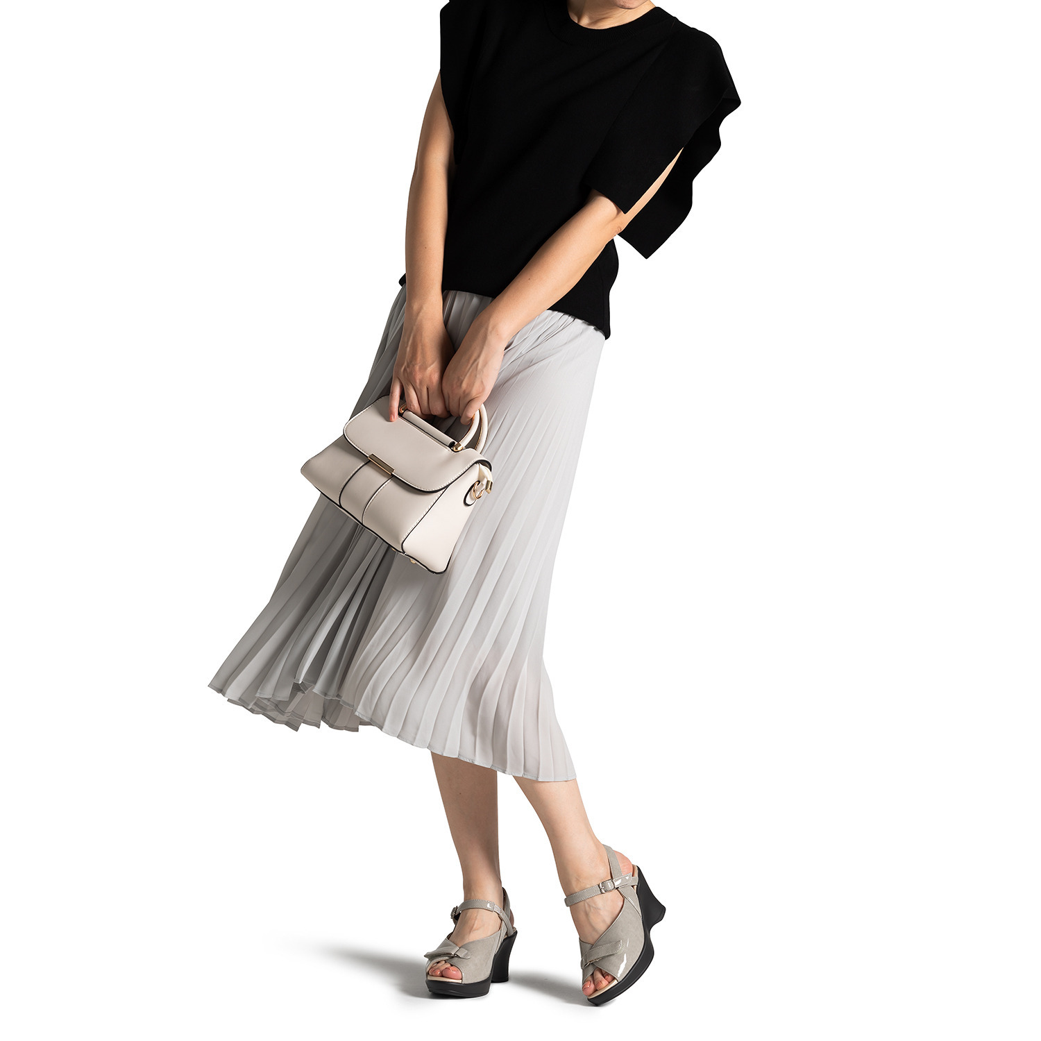 アーチフィッター 足裏の３点アーチを 正しい位置でサポート！ アジャストサンダル １１２