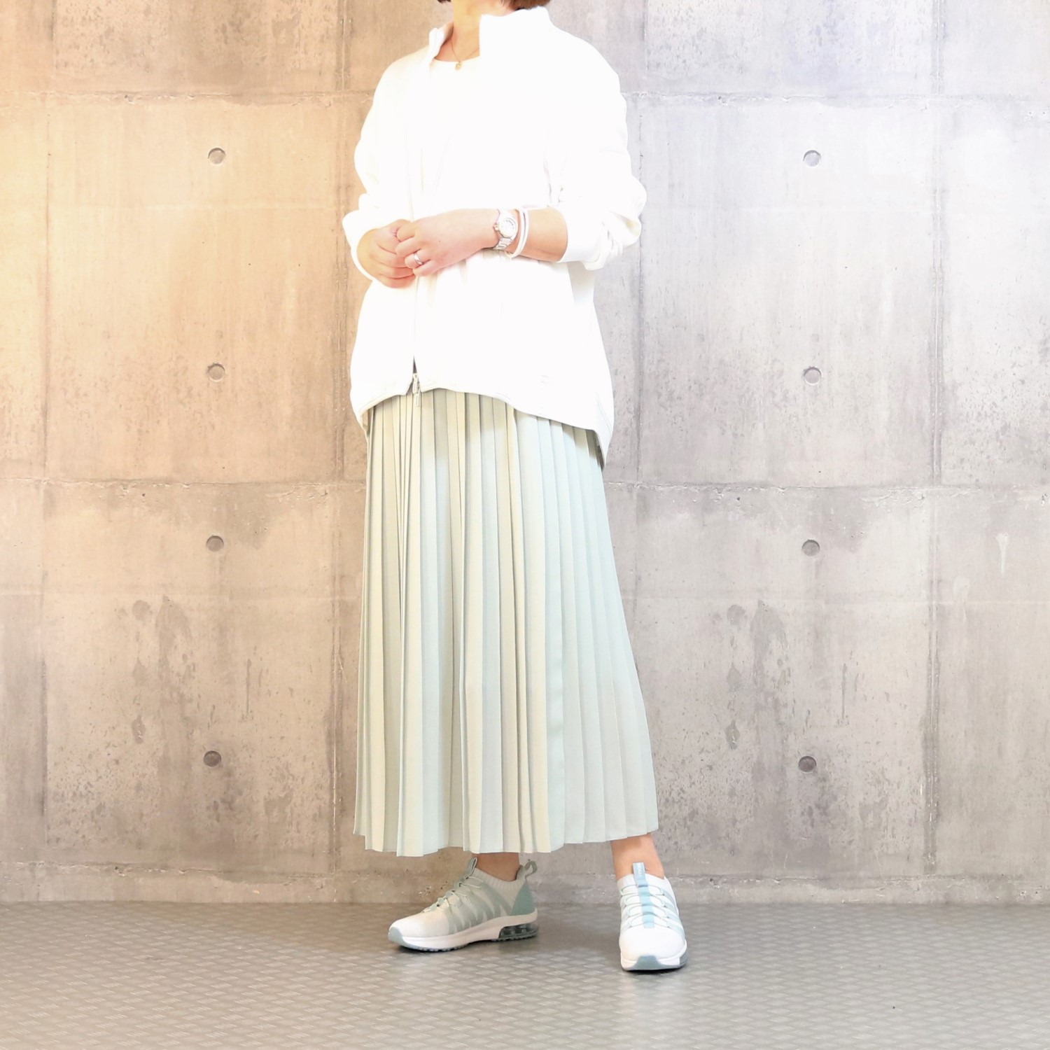 モズ 洗えるようになった！ さらにふかふか中敷 ダブルエア 軽量ニットスニーカー