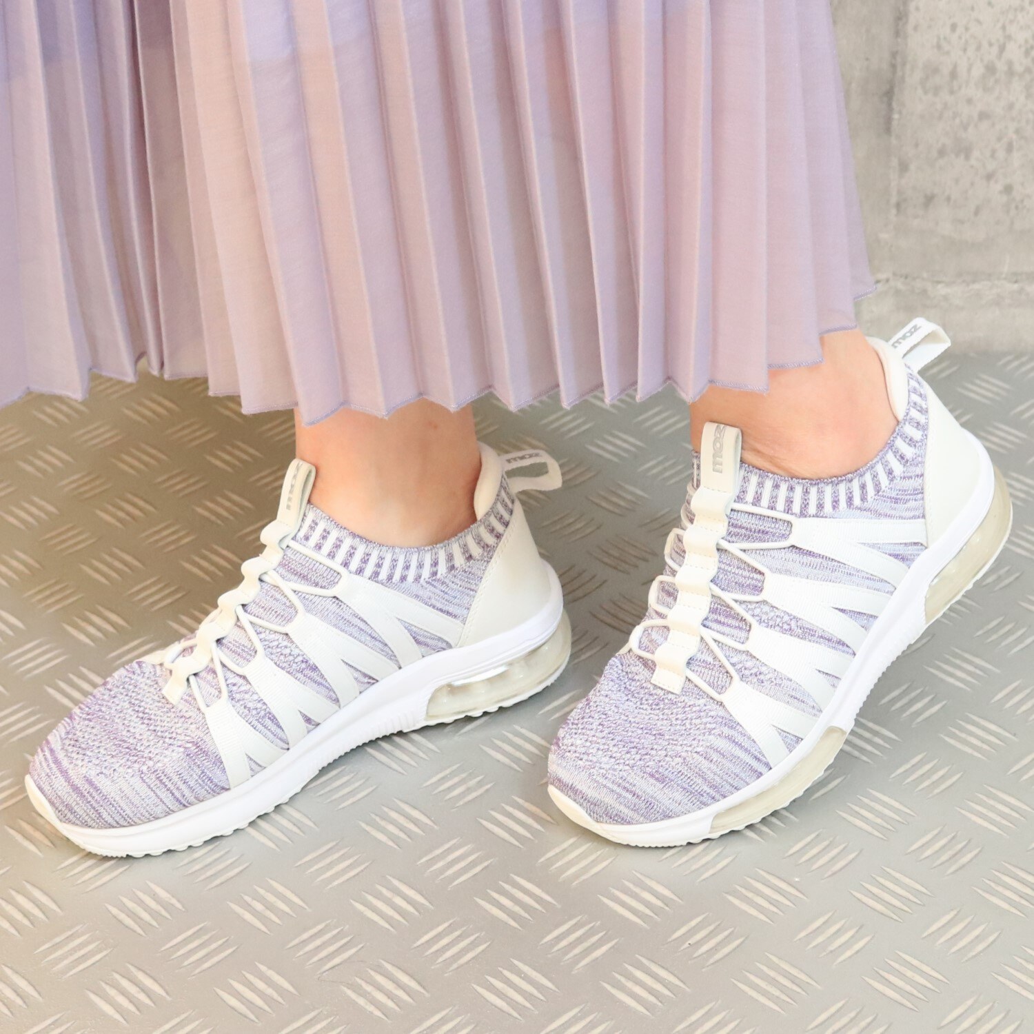 モズ 洗えるようになった！ さらにふかふか中敷 ダブルエア 軽量ニットスニーカー