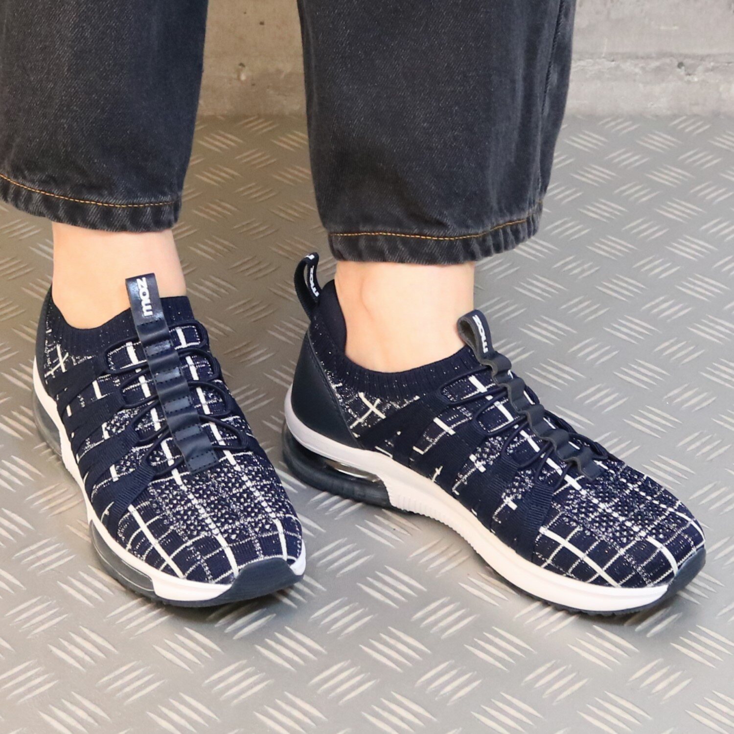 モズ 洗えるようになった！ さらにふかふか中敷 ダブルエア 軽量ニットスニーカー