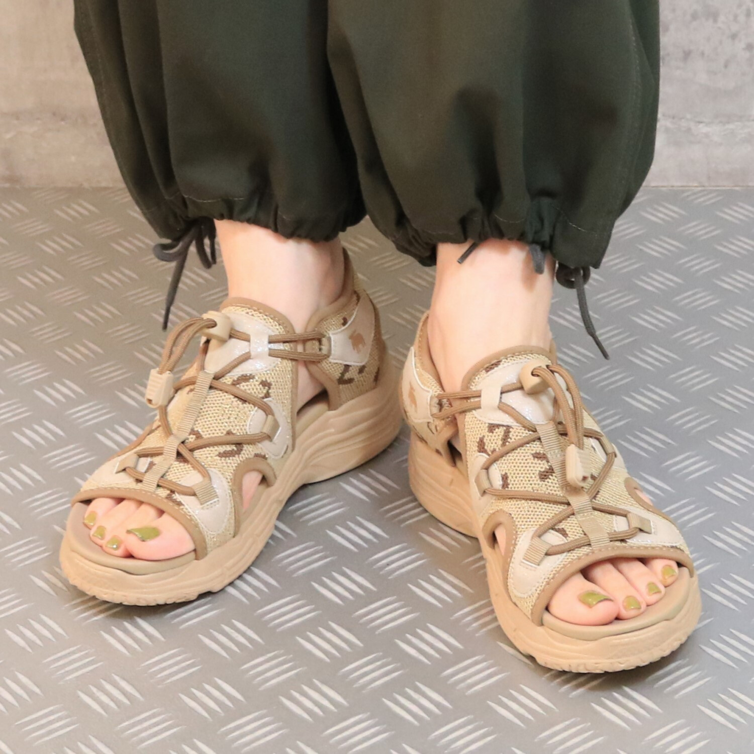 モズ 手洗いできて気持ちいい レオパードアクセント 軽量ニットサンダル