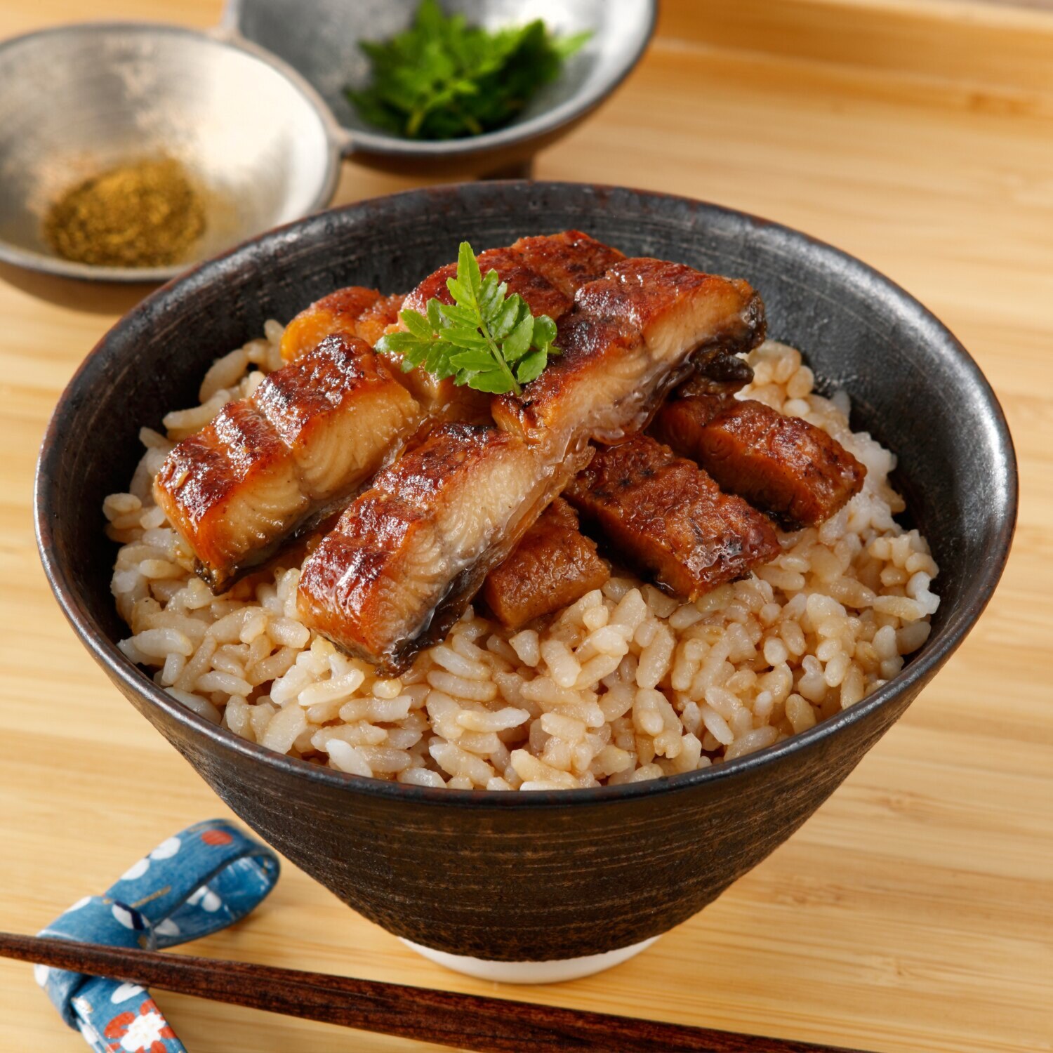 ＜正規品＞目利き人厳選！ ふっくら 国産手焼きの 刻みうなぎ蒲焼（新仔）