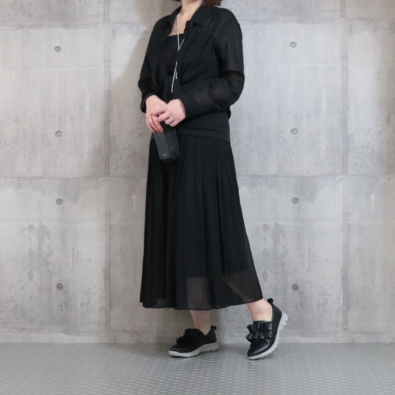 パドルージュ ジャパンメイド 手を使わなくても履ける 超軽量 柔らか牛革 フリルスリッポン