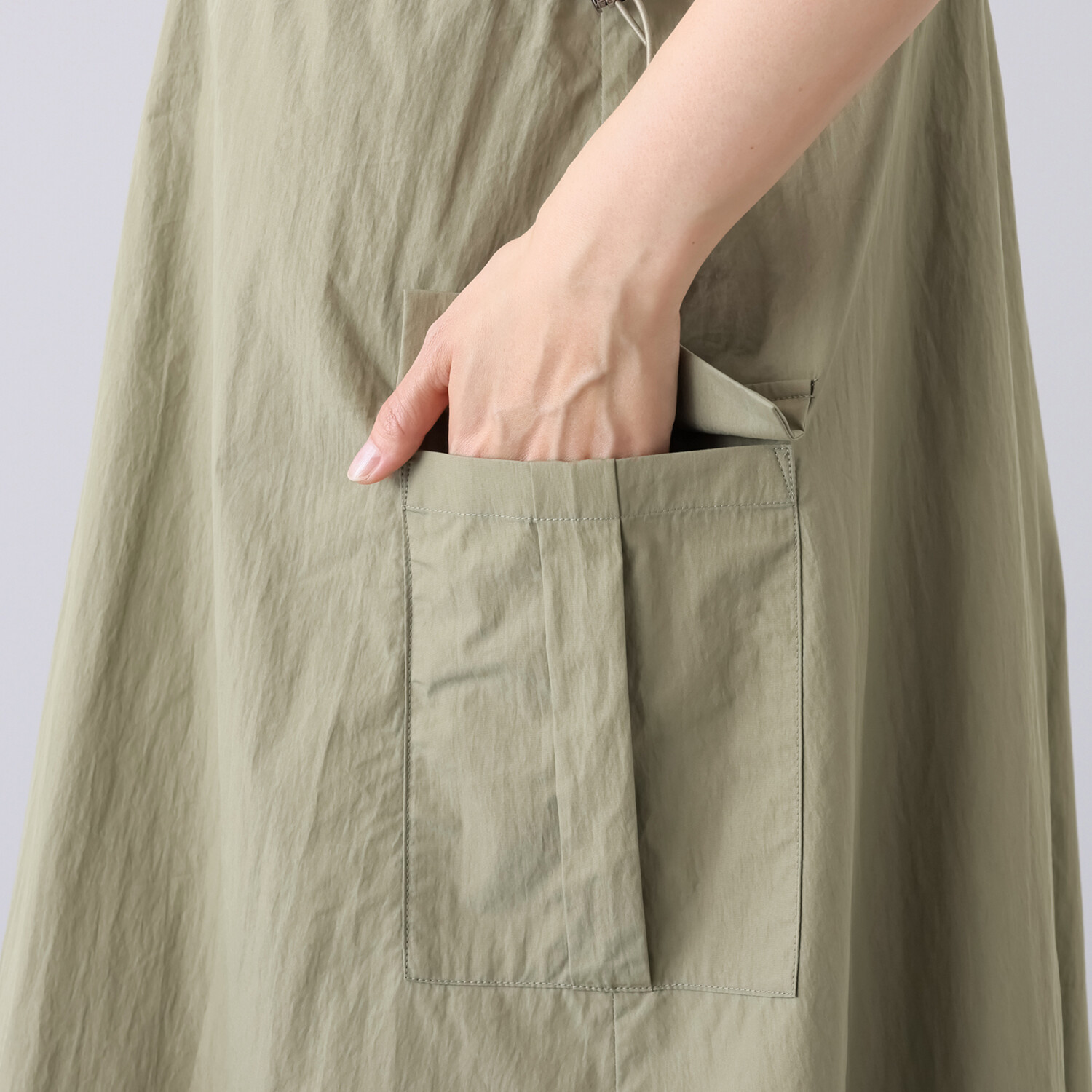 エムズ　スタイル ビンテージ風綿ナイロン 配色肩ベルト カーゴデザイン ジャンパースカート