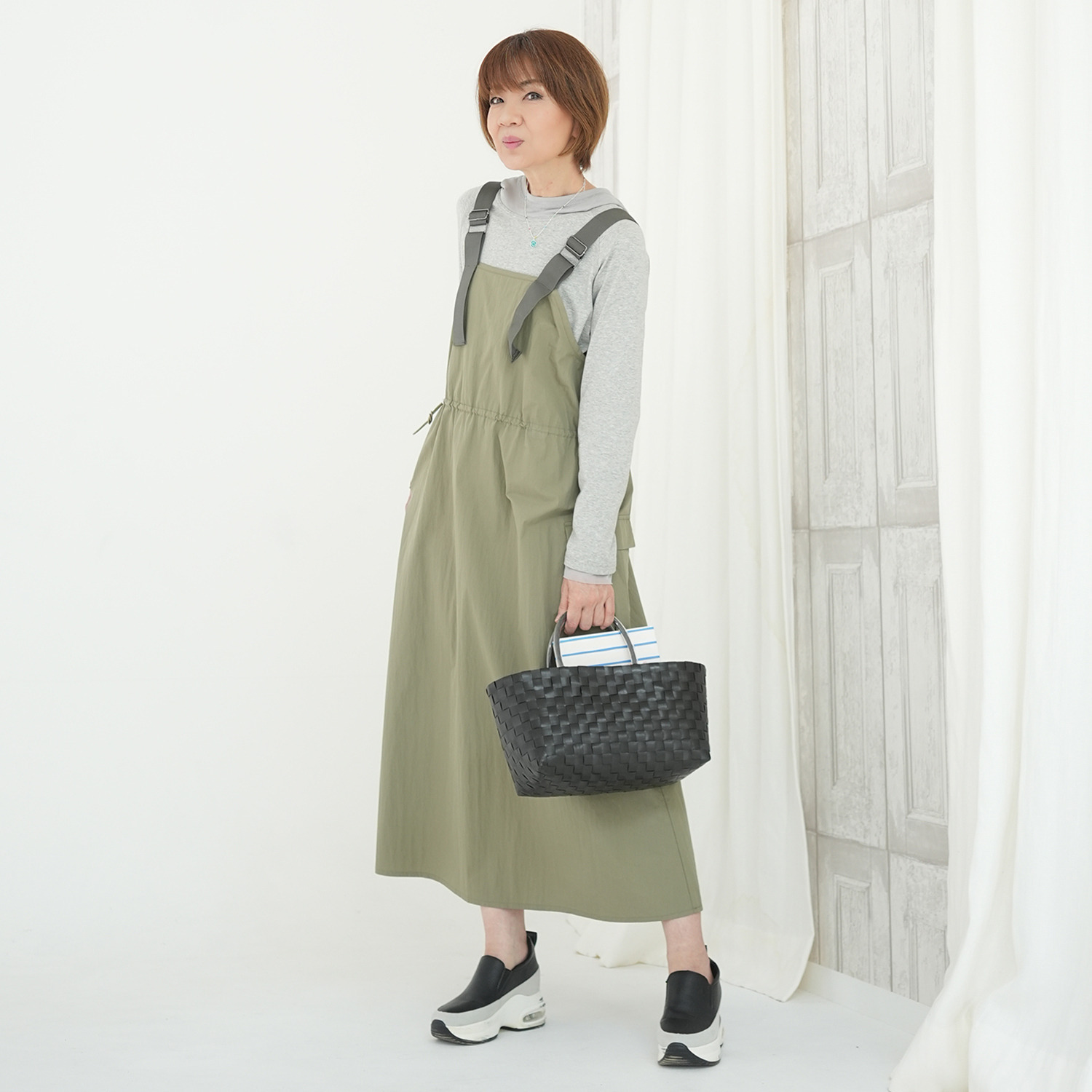 エムズ　スタイル ビンテージ風綿ナイロン 配色肩ベルト カーゴデザイン ジャンパースカート
