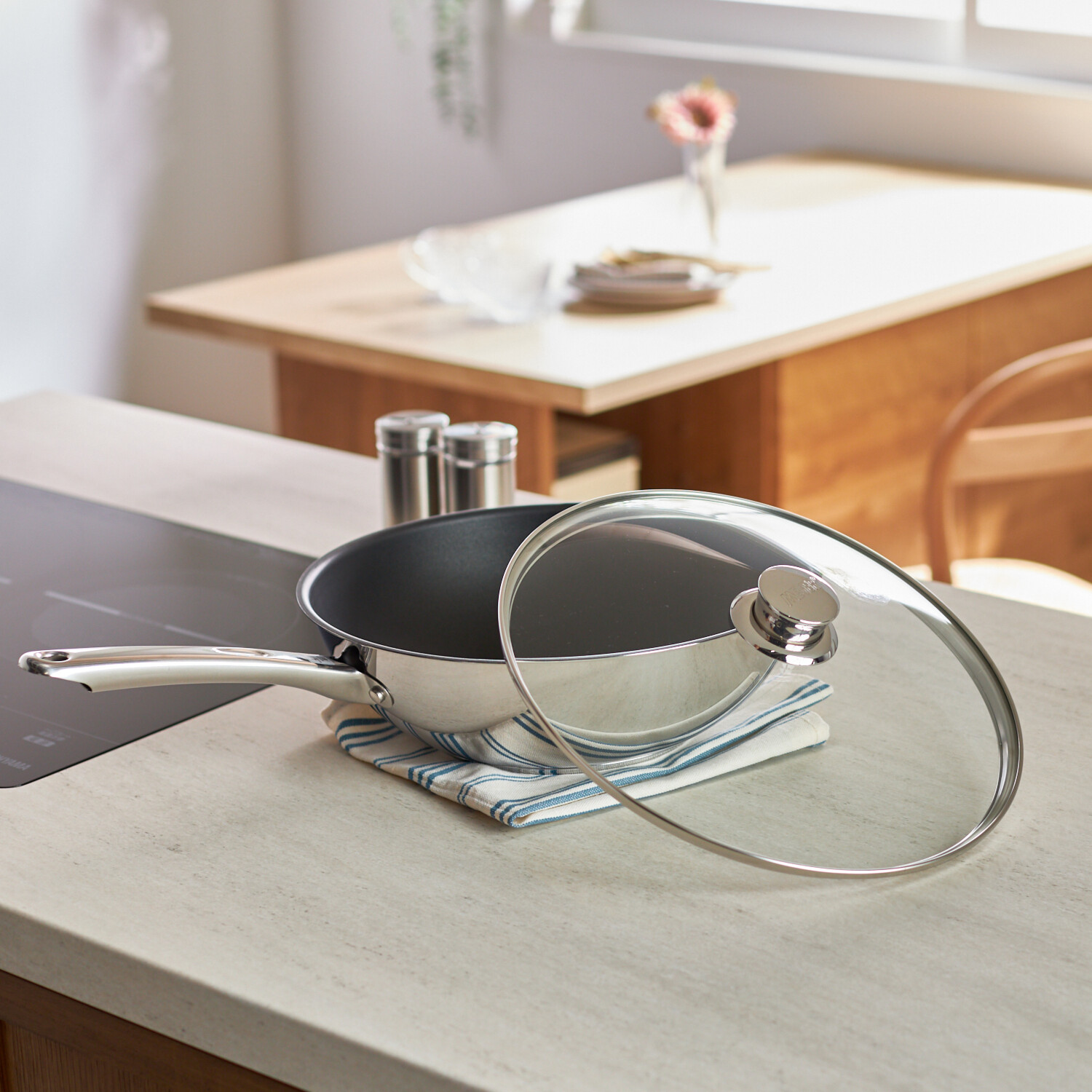 マイヤー シェフズ　深型炒め鍋 ガラス蓋 ＜２８ｃｍ＞