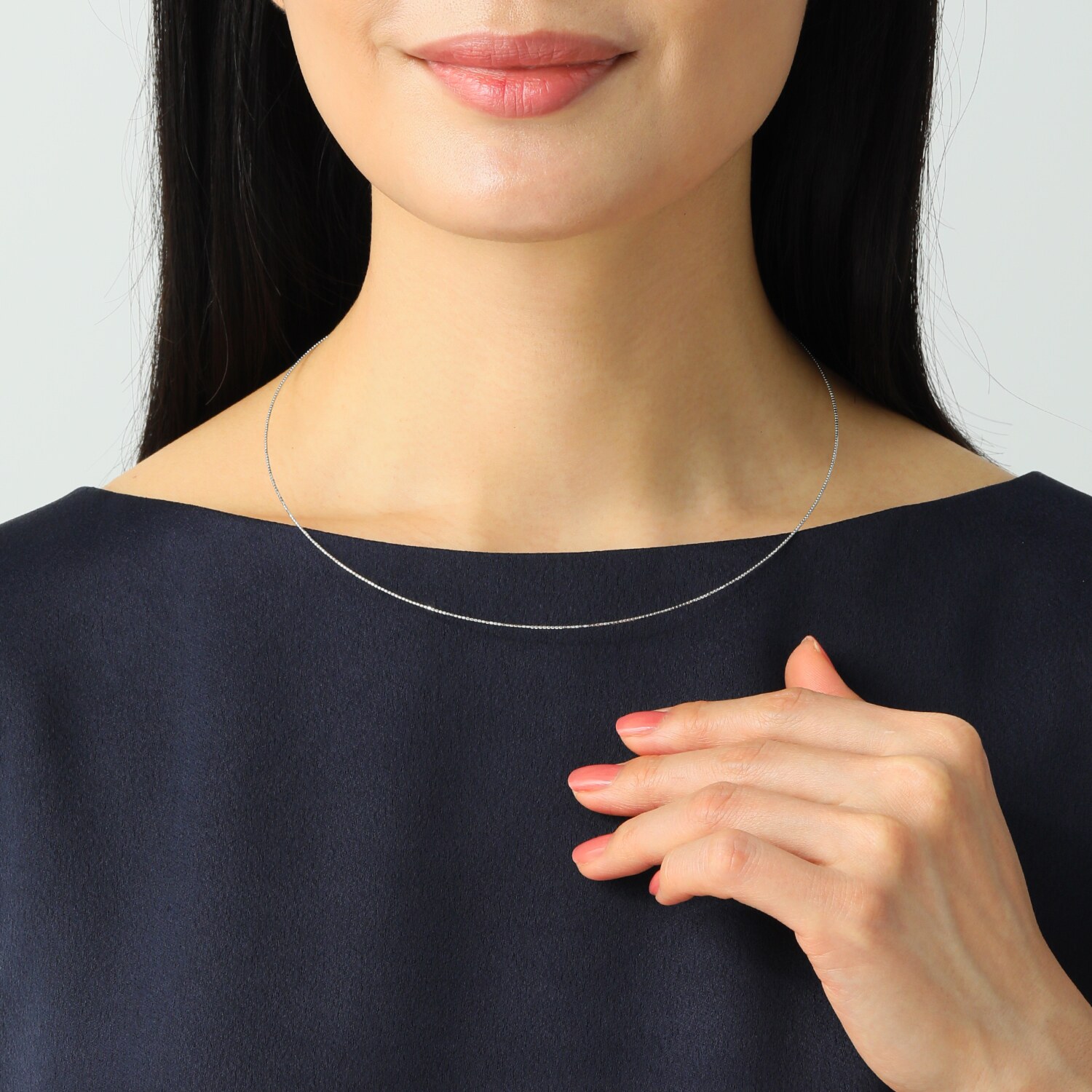 アーティストリー＆アイ シルバー オメガネックレス