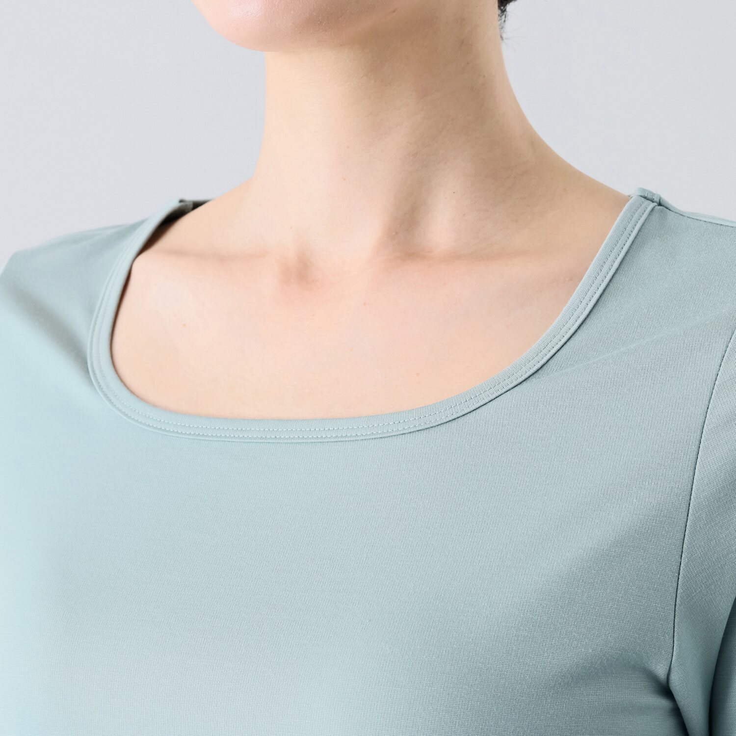 シルバーミントシュガー スタイリング自在な 繊細テレコカーディガンと すっきりな印象の 五分袖プルオーバーの ２枚セット