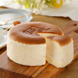 北海道「岩瀬牧場」 チーズ香る しっとり濃厚 ベイクドチーズケーキ