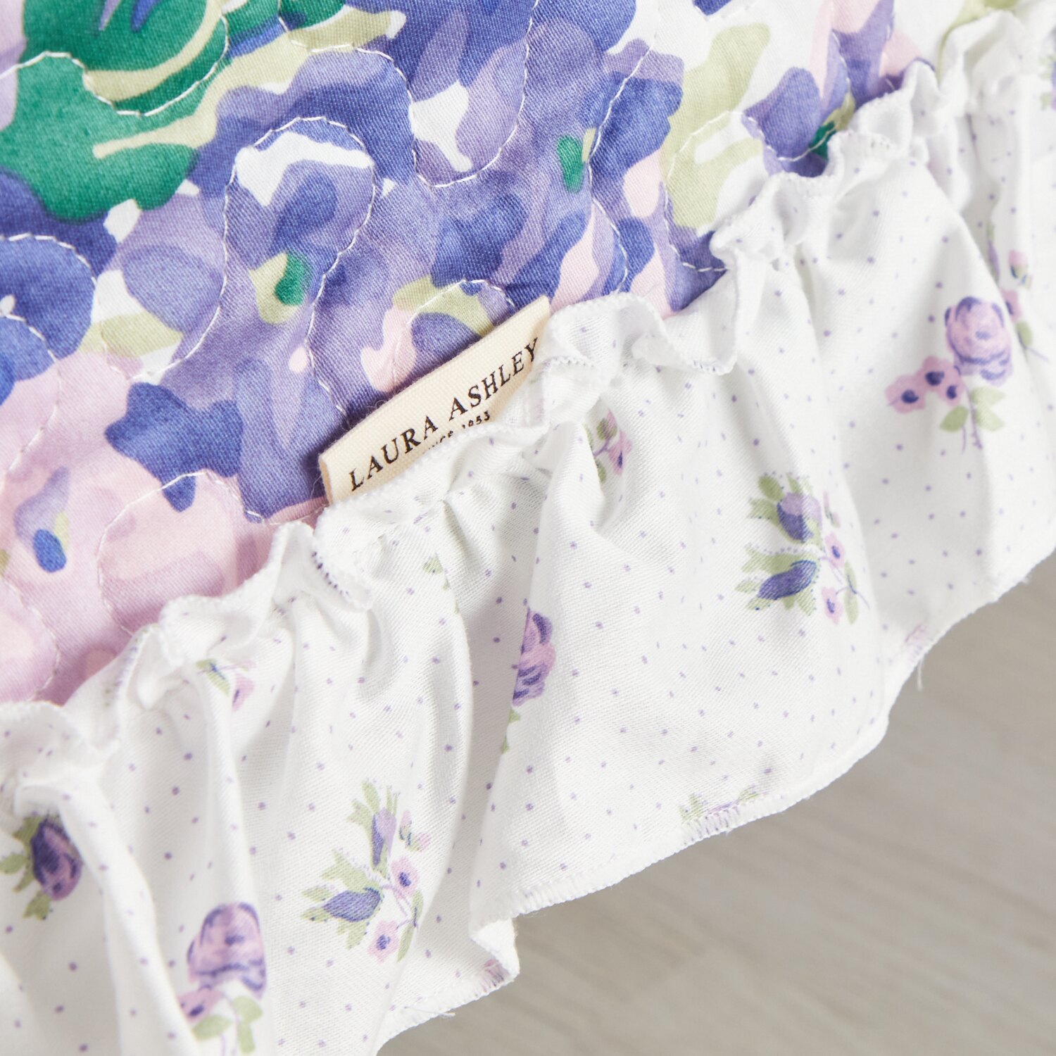 ローラアシュレイ ストックス コットンサテン１００％ キルトマルチカバー ＜１３０×１９０ｃｍ＞